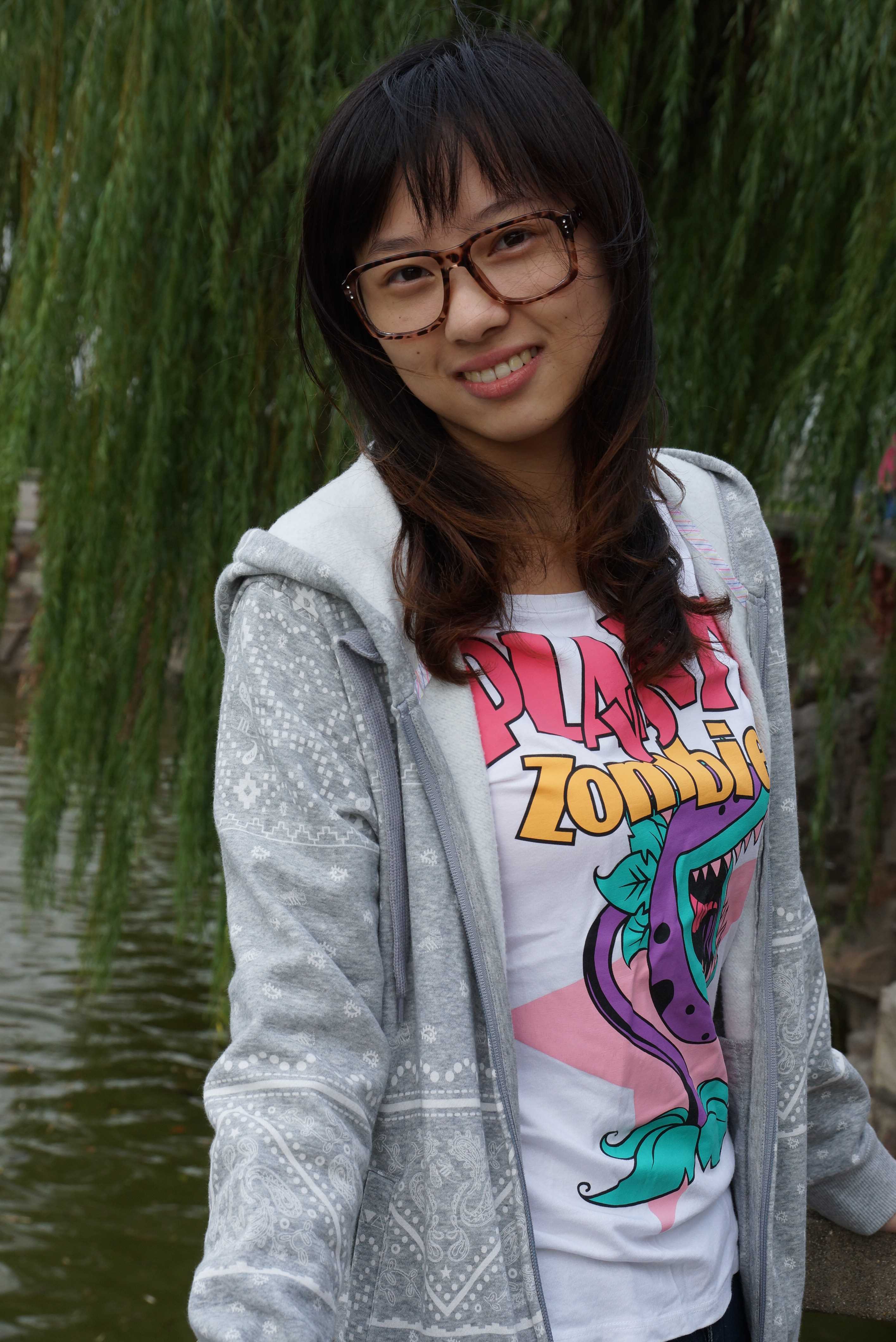 《眼镜妹的马丁靴配短肉丝》作品图