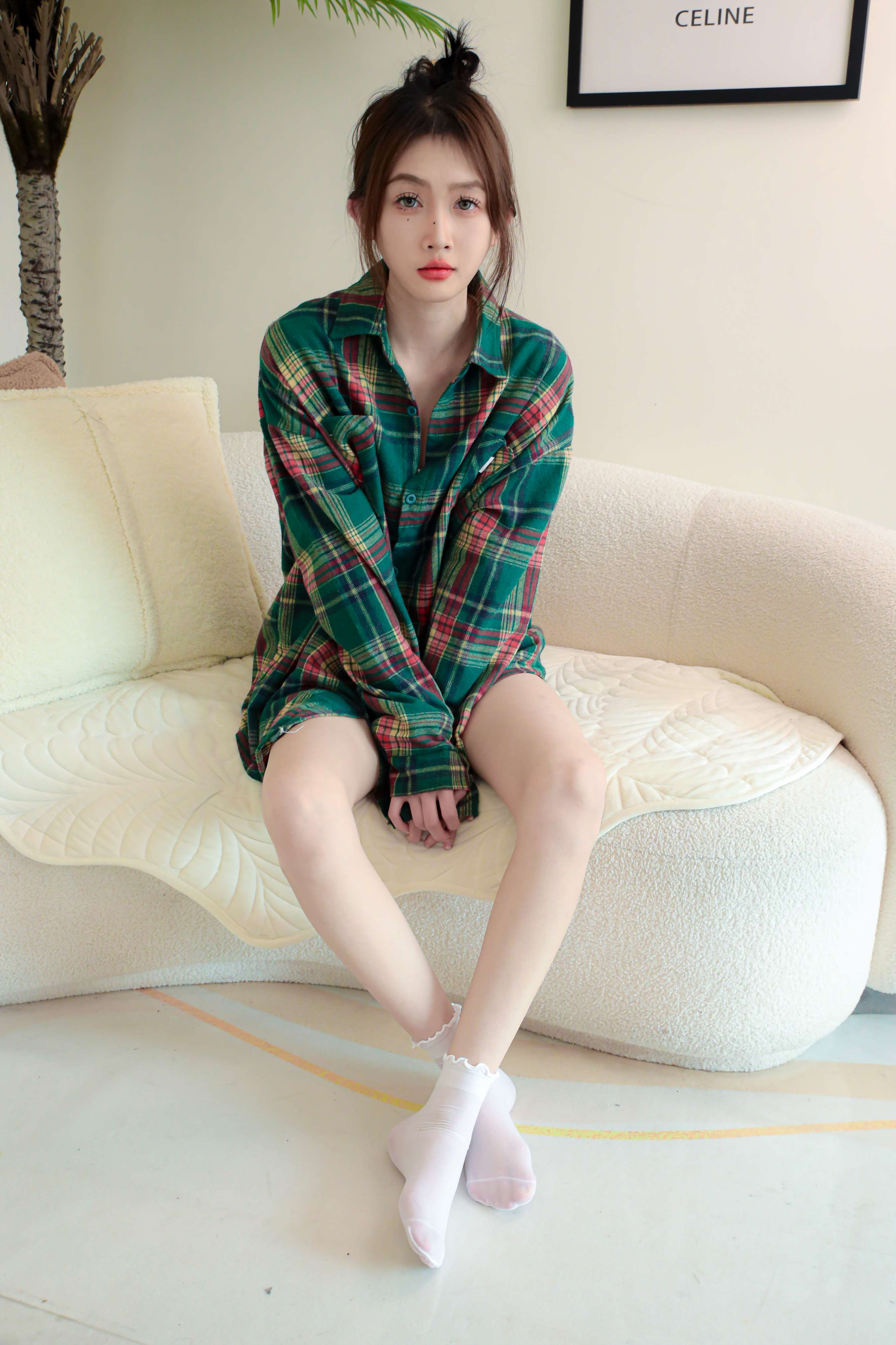 《幼幼 绿色宽松衬衫の棉袜、嫩足》作品图