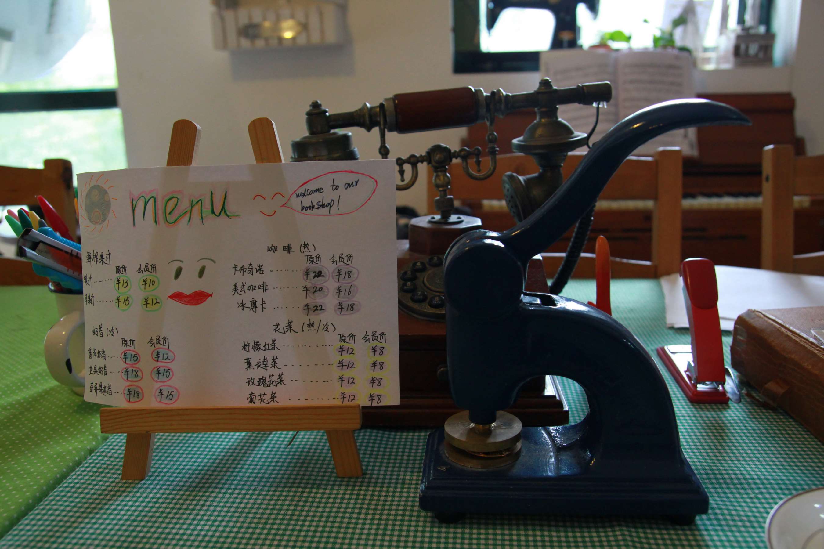 《海事大一学妹的精致白嫩玉足和灵活的足趾！》作品图