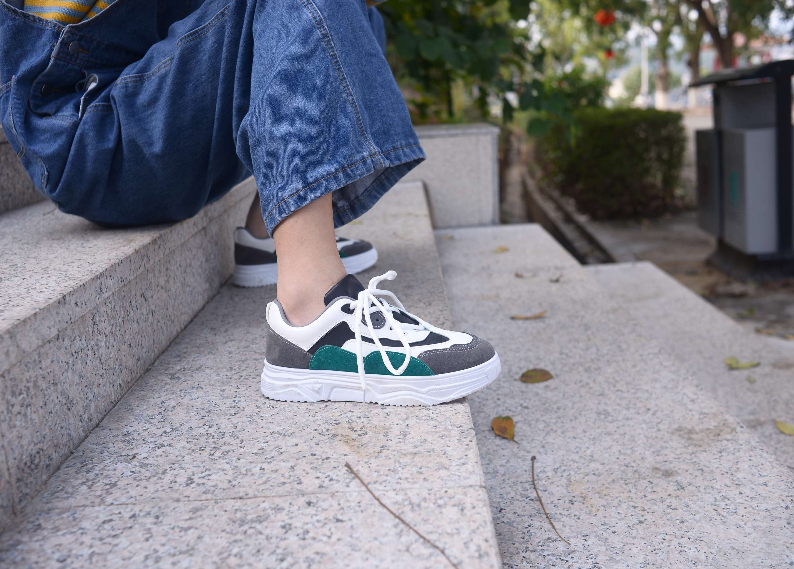 《彤彤-春山如黛草如烟》作品图