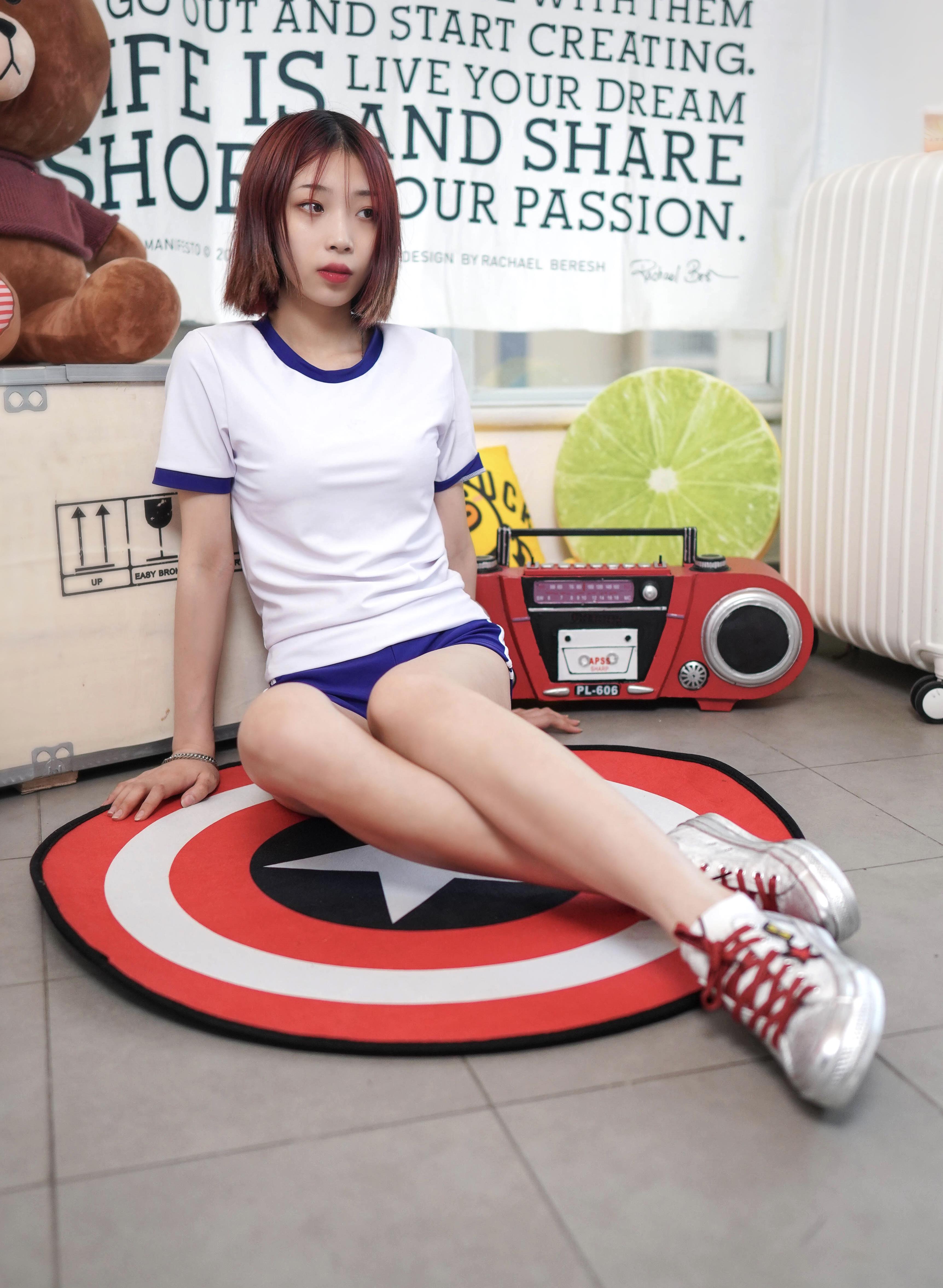 《蕾蕾板鞋の棉袜脚》作品图