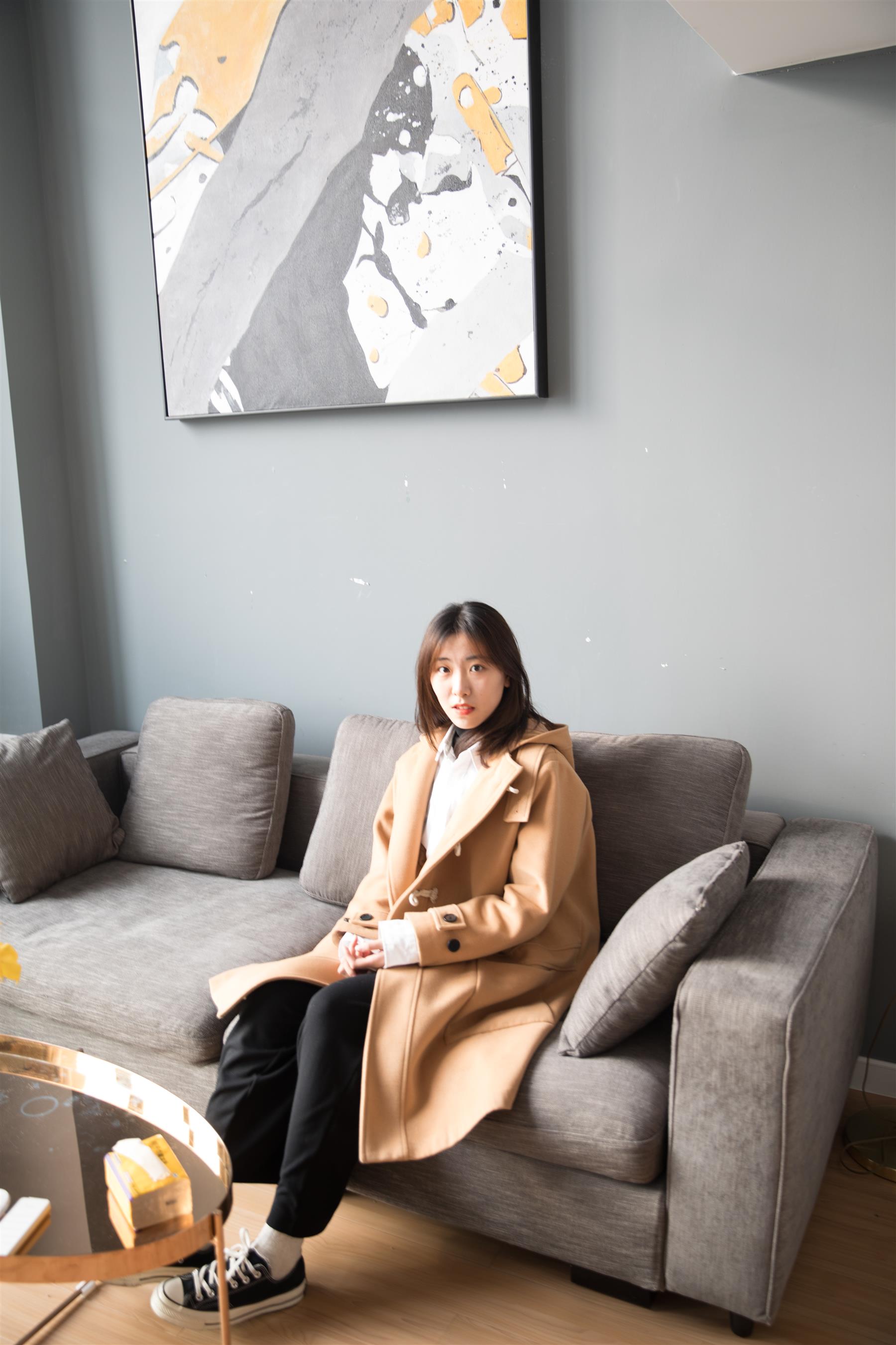 《公寓里的小姐姐》作品图