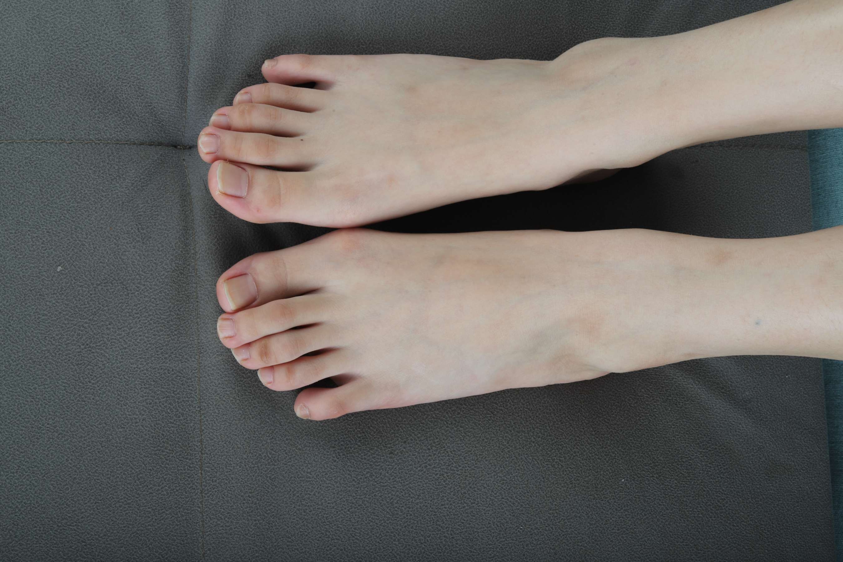 《黄紫嫩足配食物》作品图