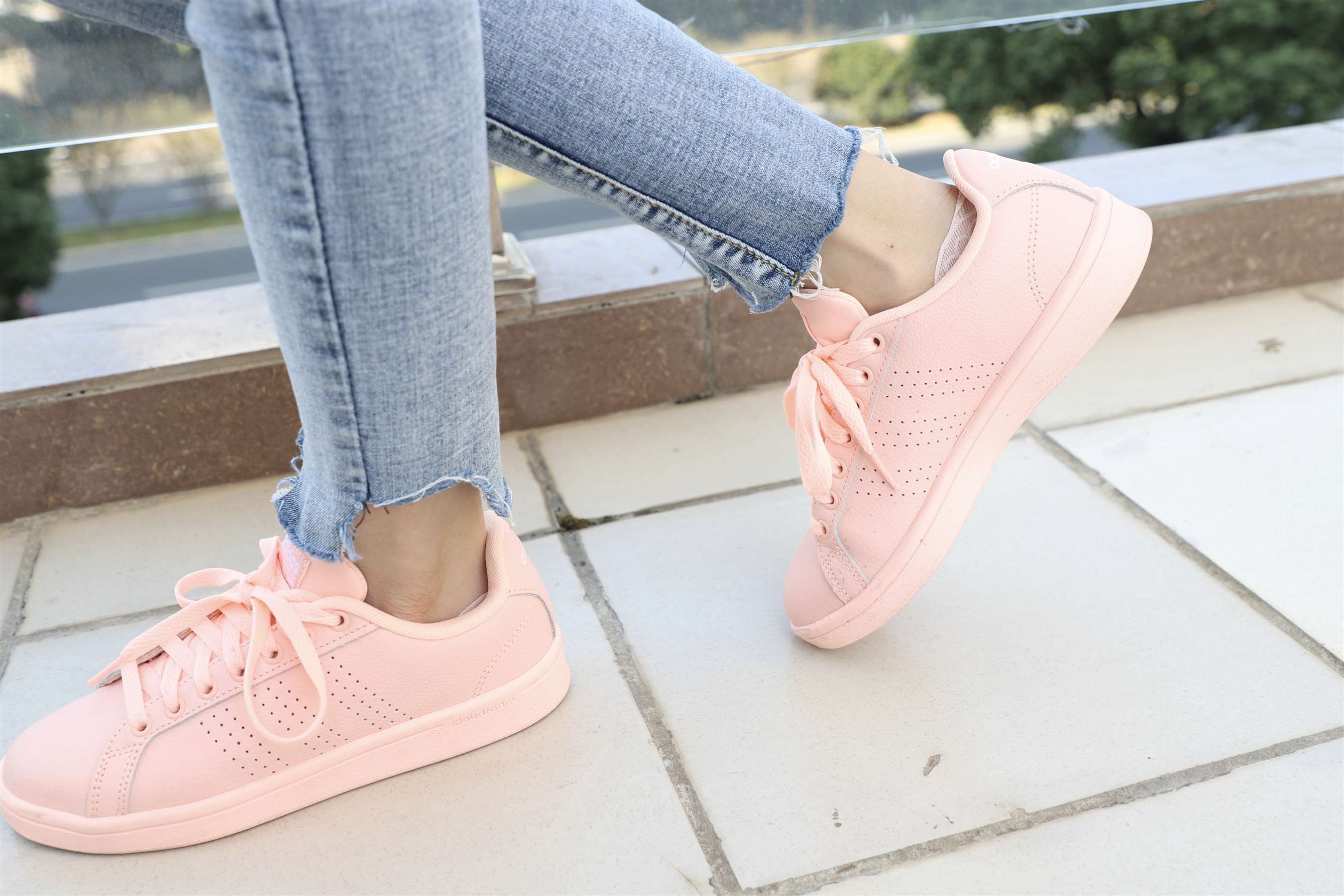 《粉运动鞋の船袜脚【套图+视频1个】》作品图