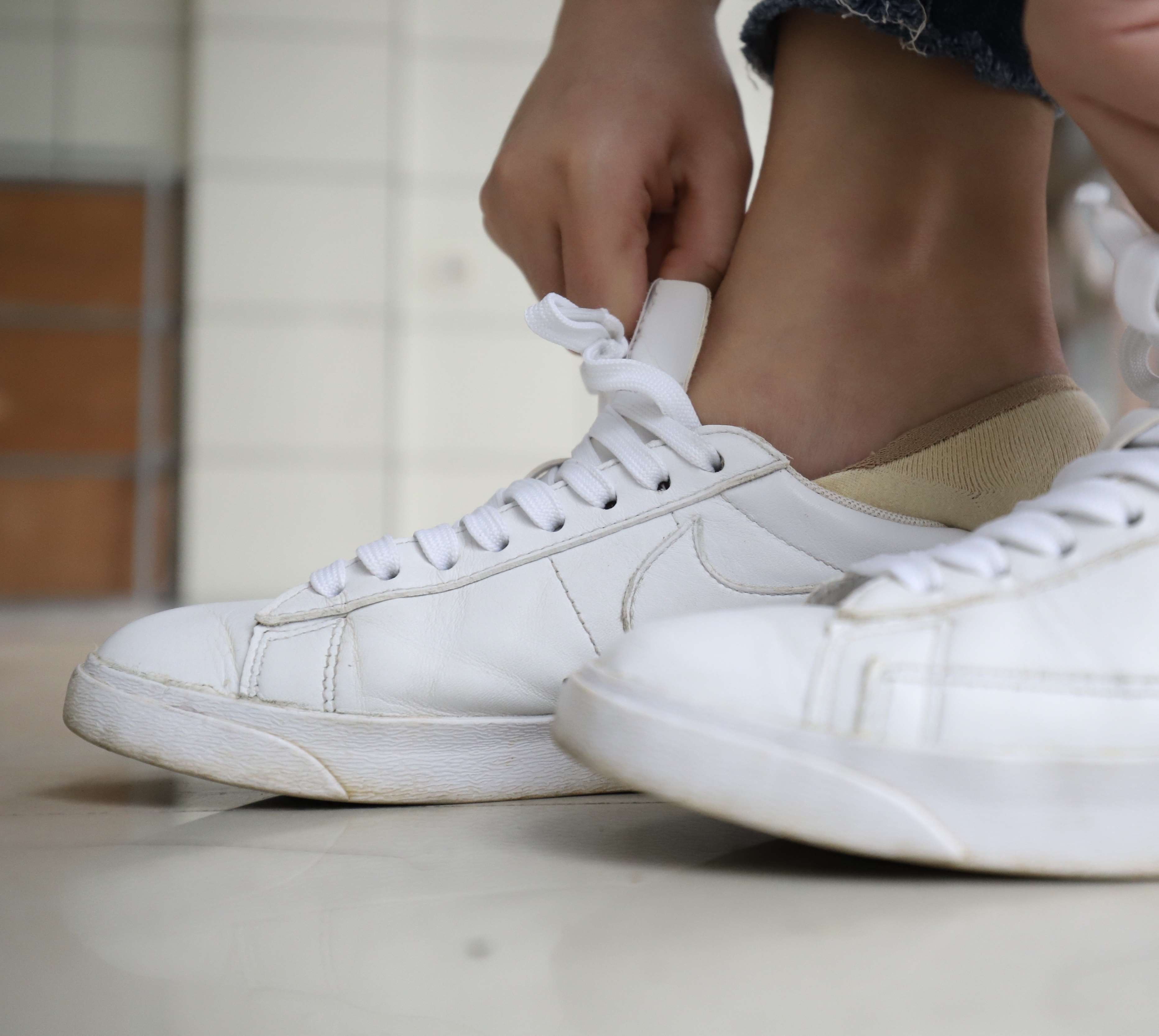 《皮衣牛仔の板鞋船袜脚丫》作品图