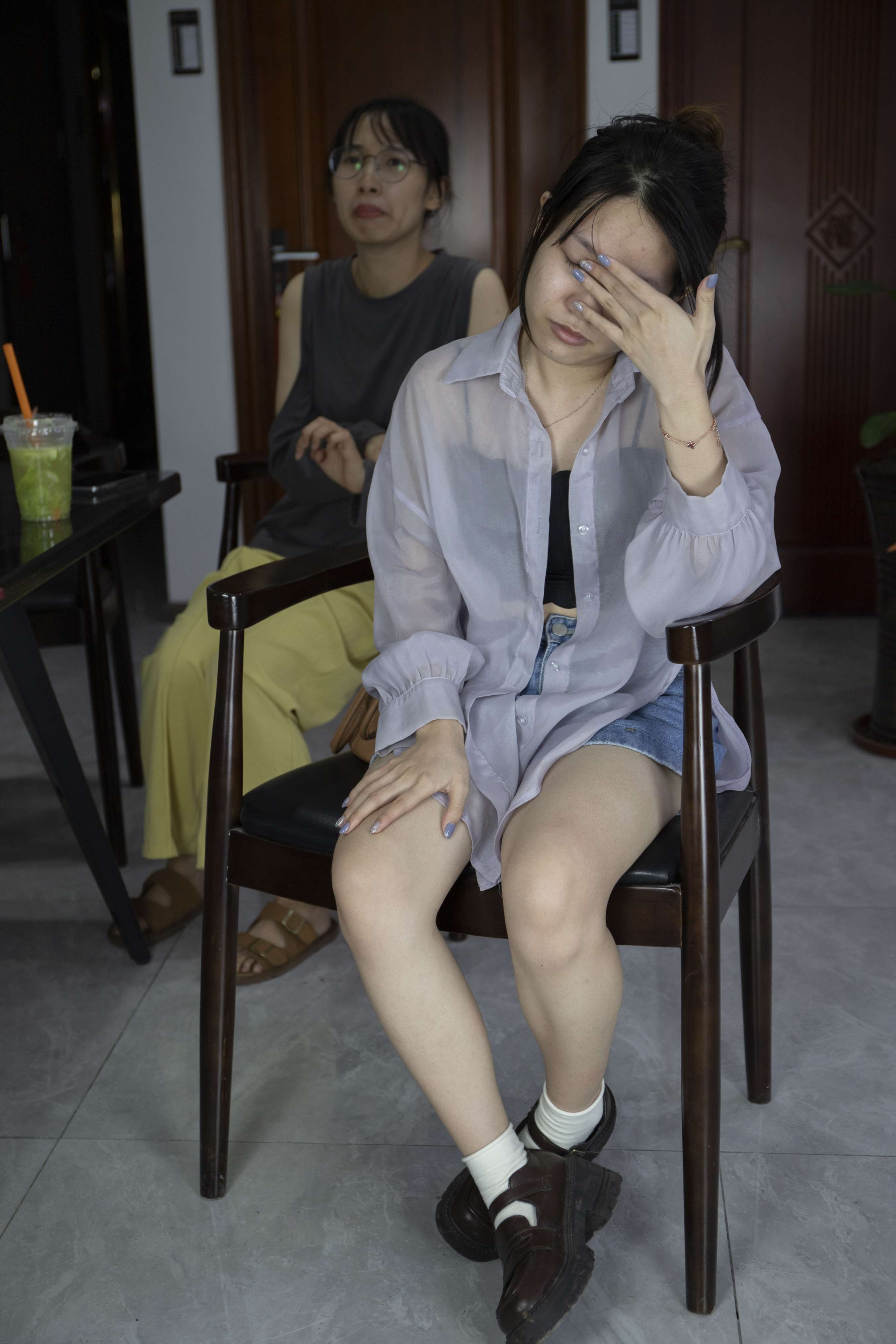 《小爱试镜全过程，测量美脚》作品图