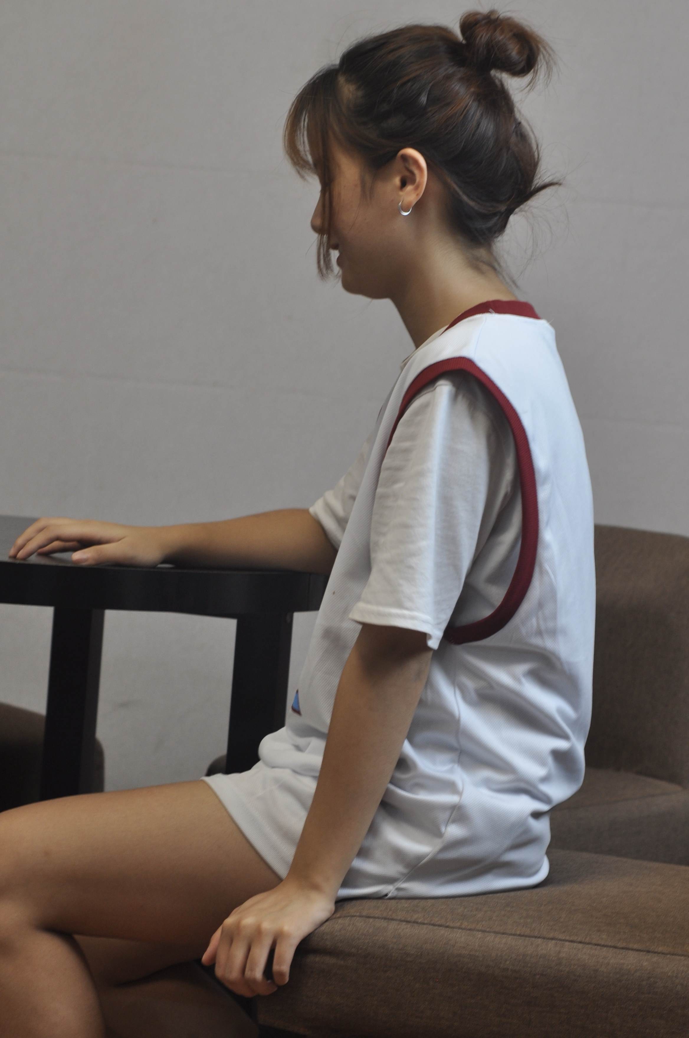 《球服板鞋棉袜脚丫》作品图