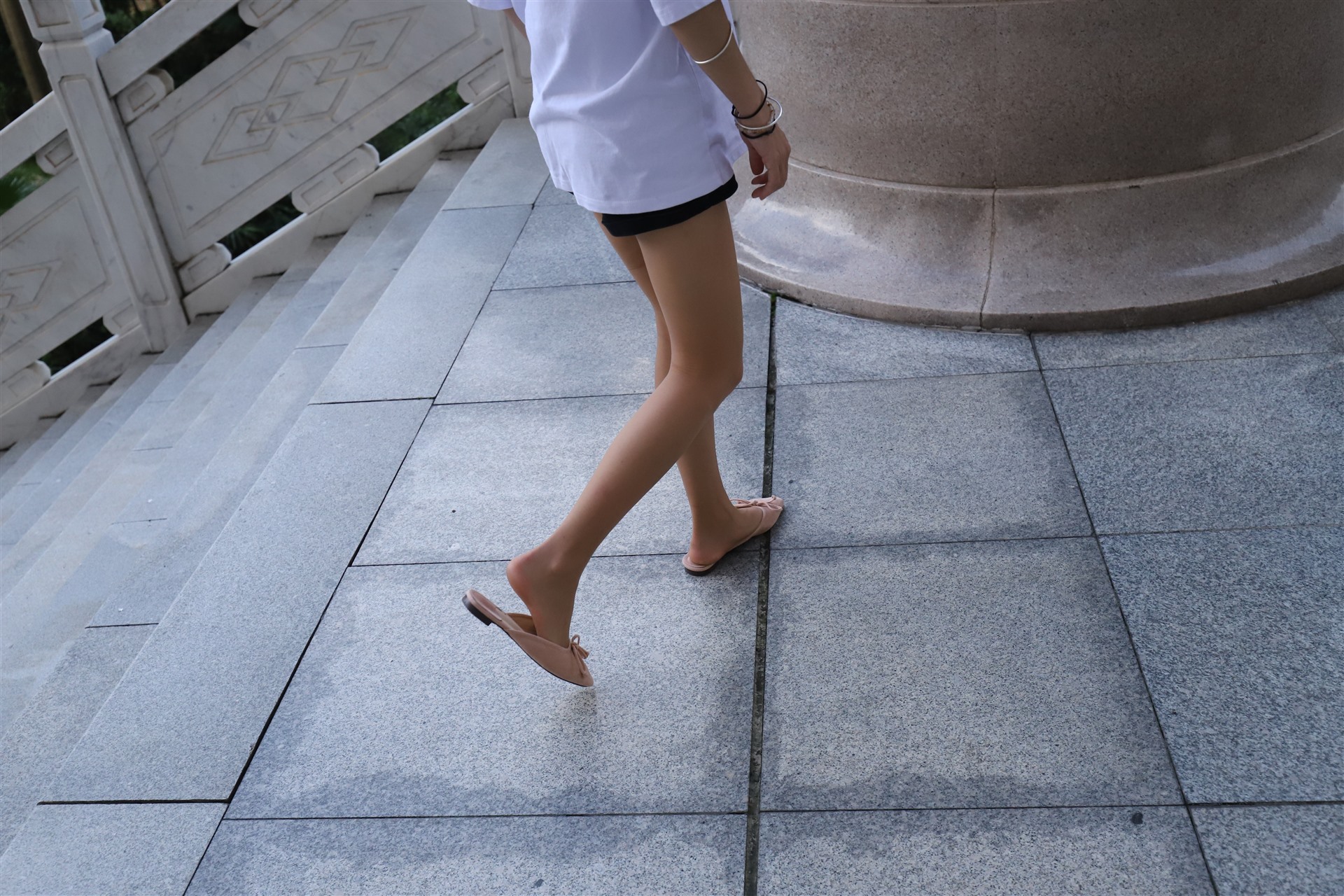 《黑丝大长腿脚丫+视频2部》作品图