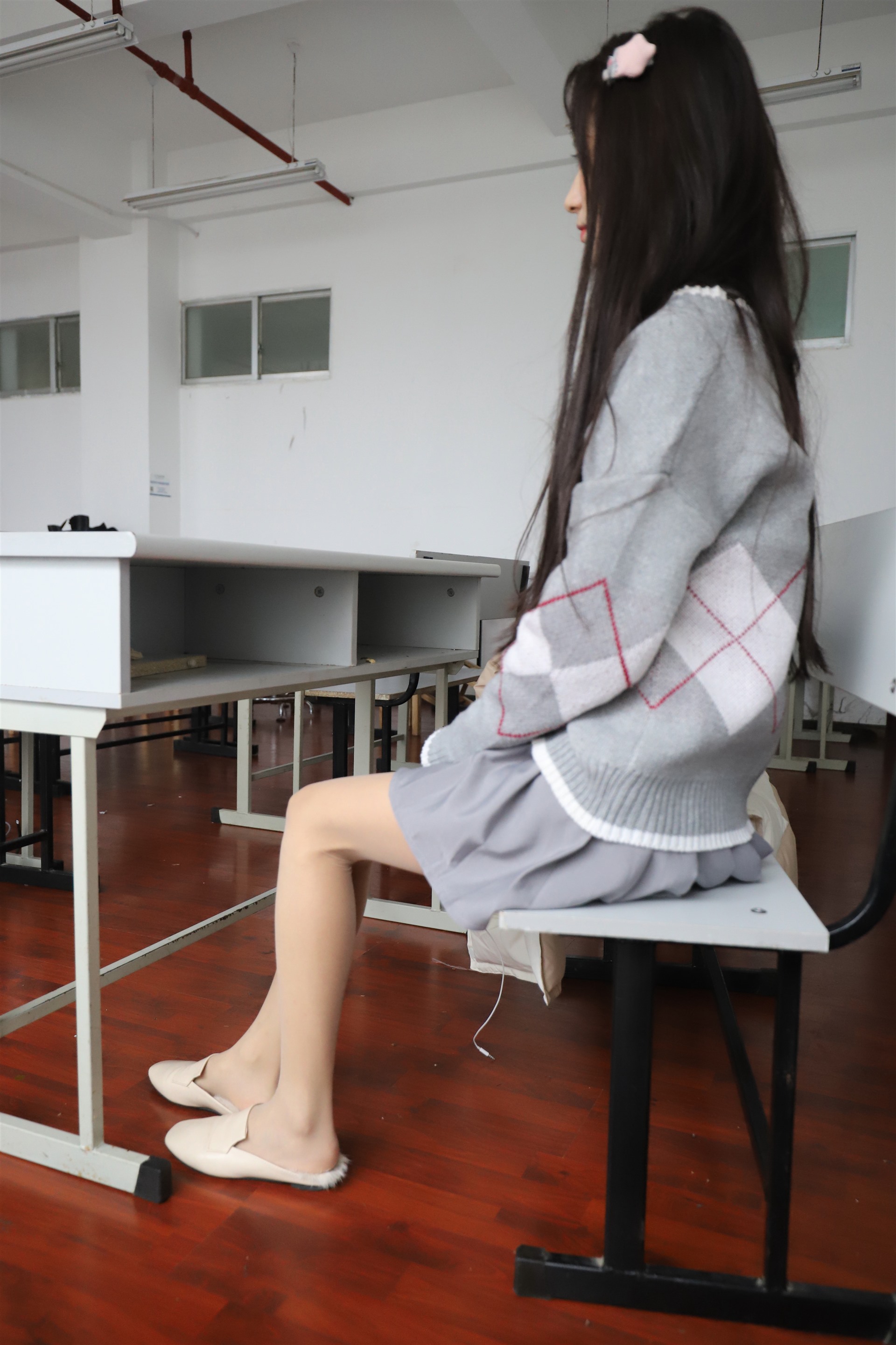 《学妹教室脱丝全过程》作品图