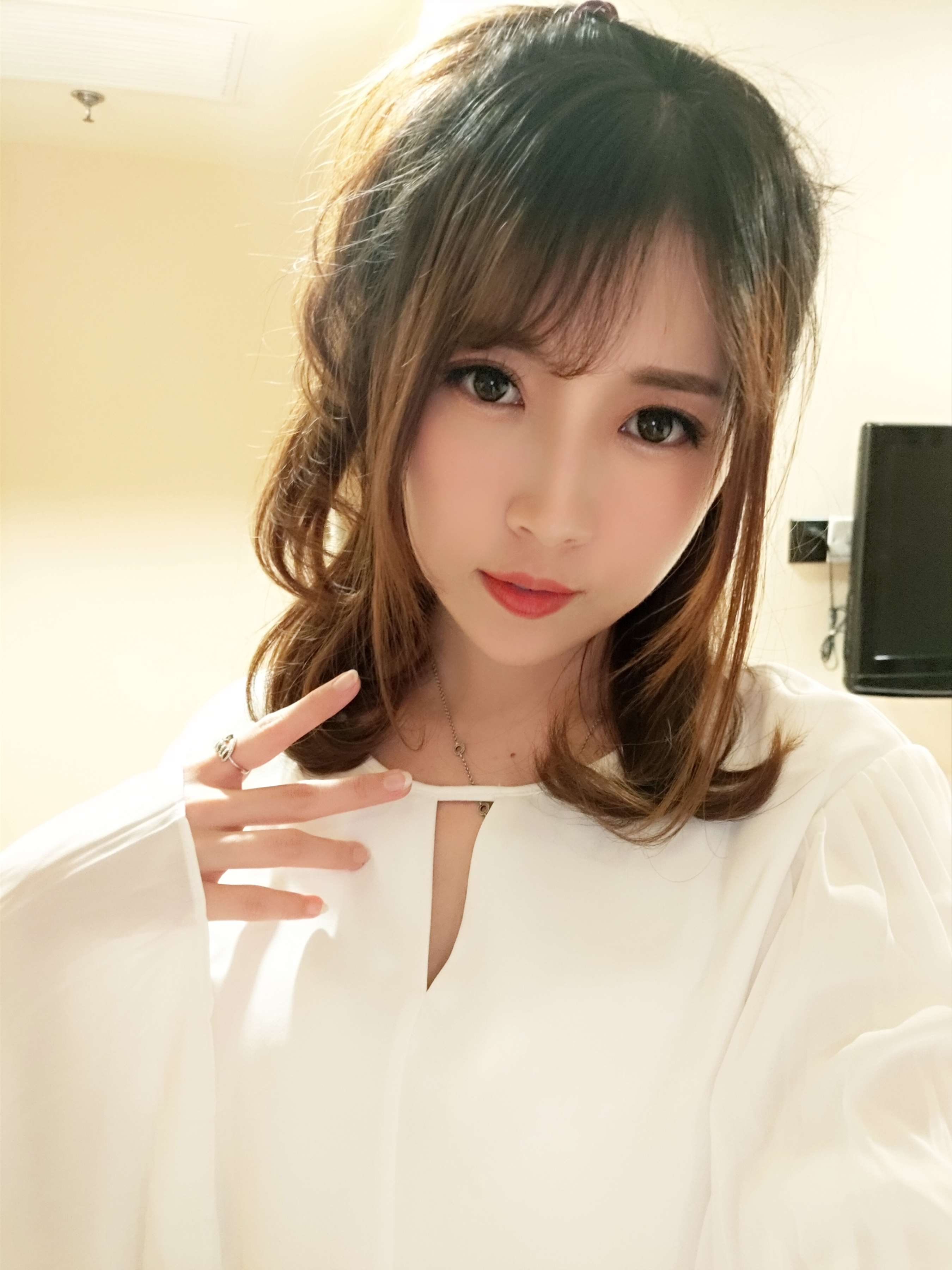 《小女巫露娜 OL风肤色连裤袜》作品图