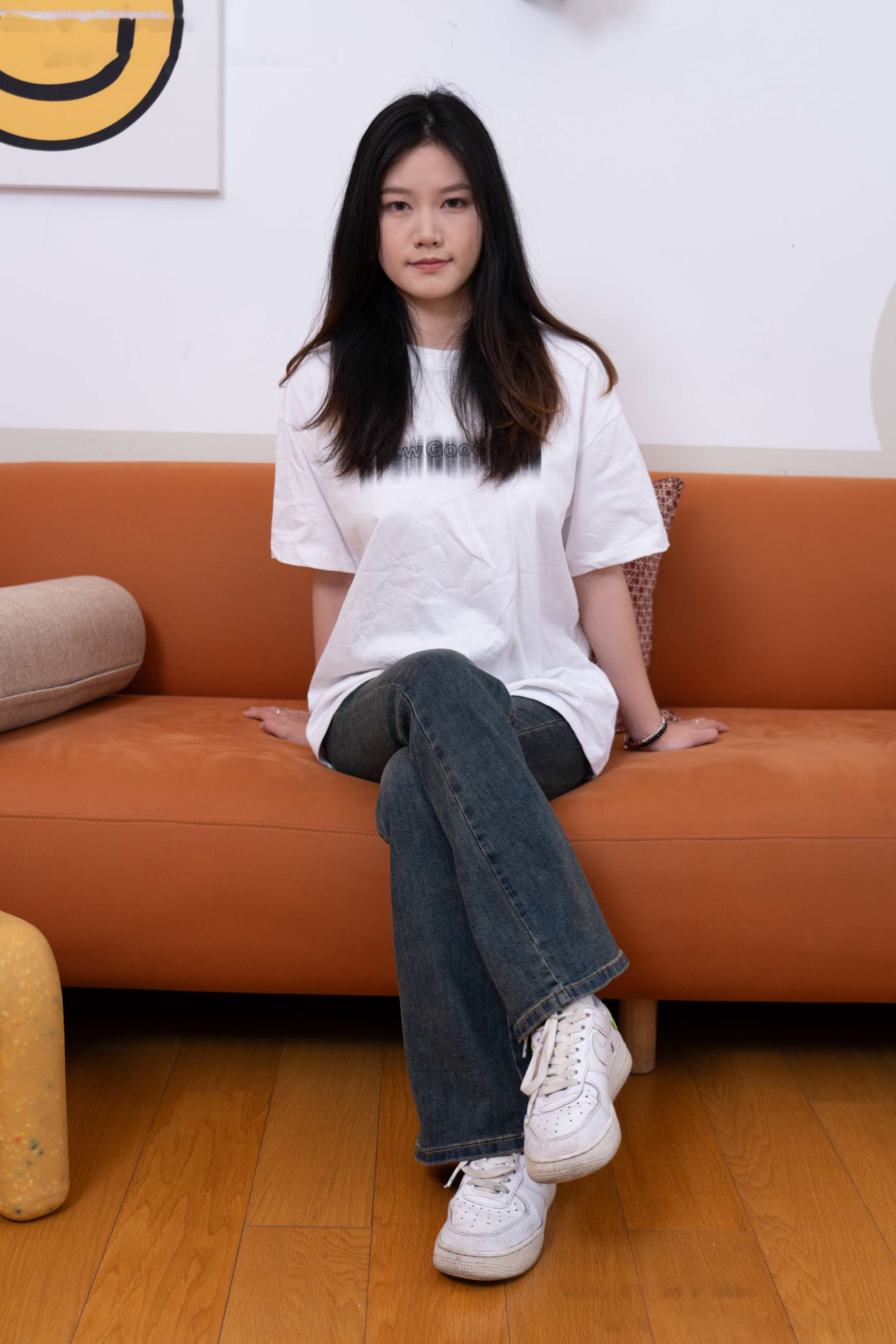 《松松-板鞋、白棉袜、裸足》作品图