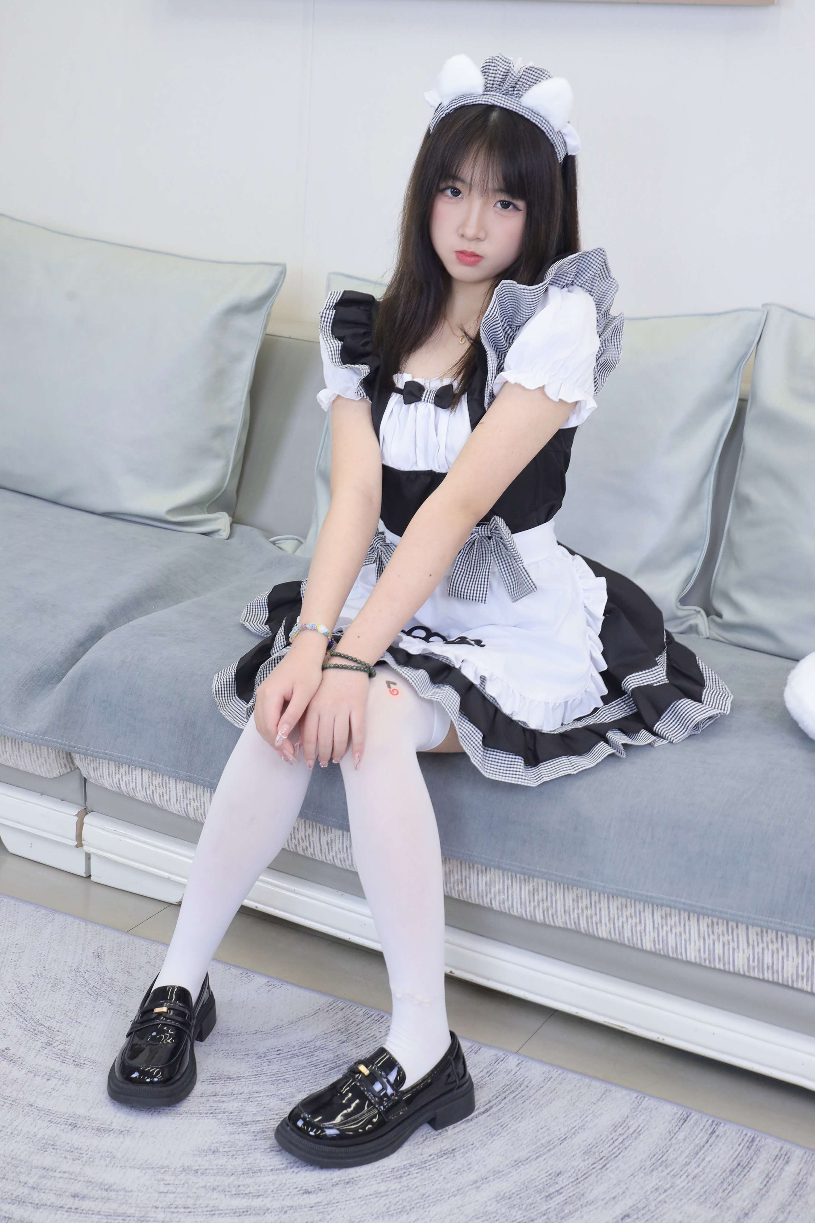 《小代-女仆装の丝足、裸足》作品图