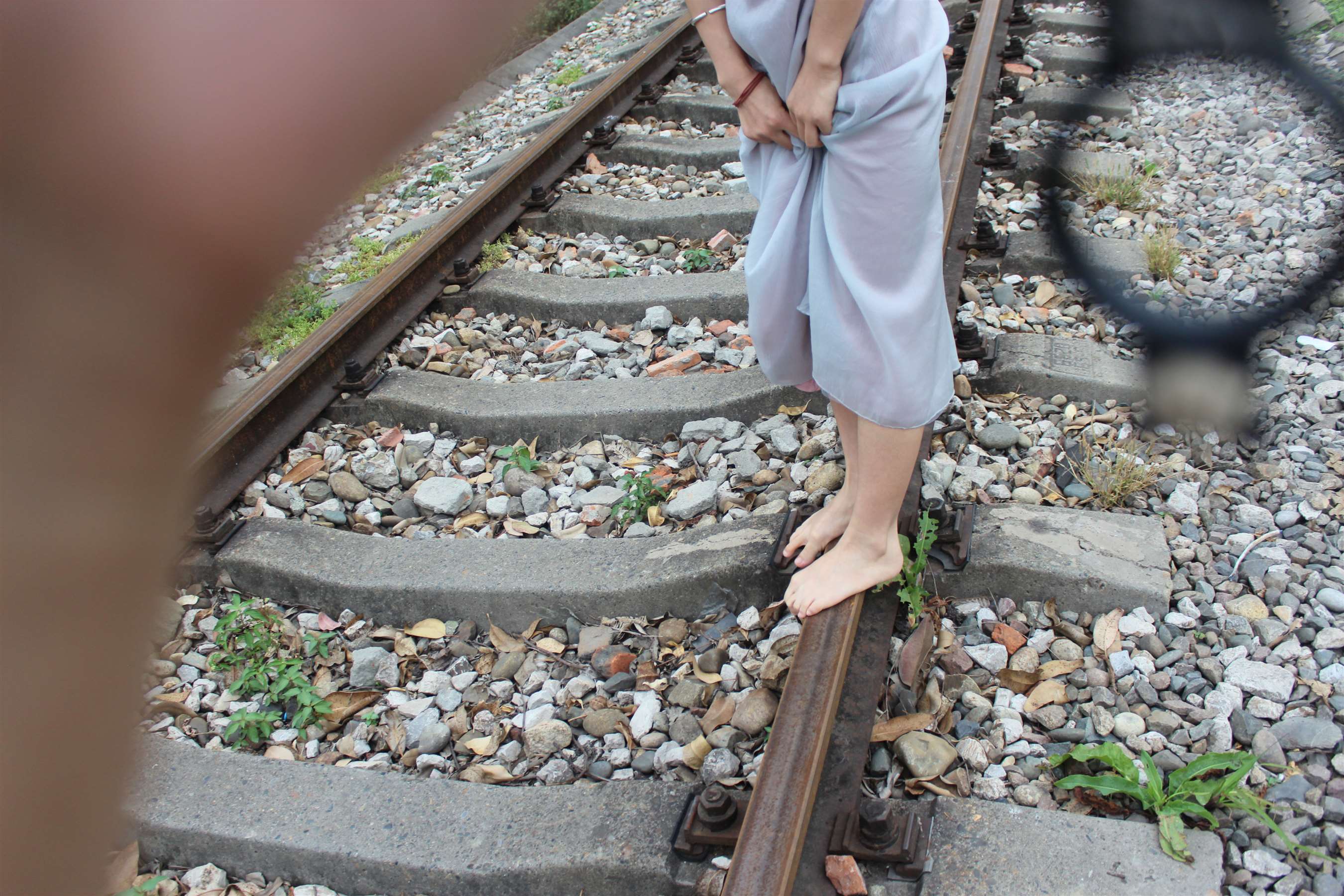 《巧子赤脚【套图+视频3个】》作品图