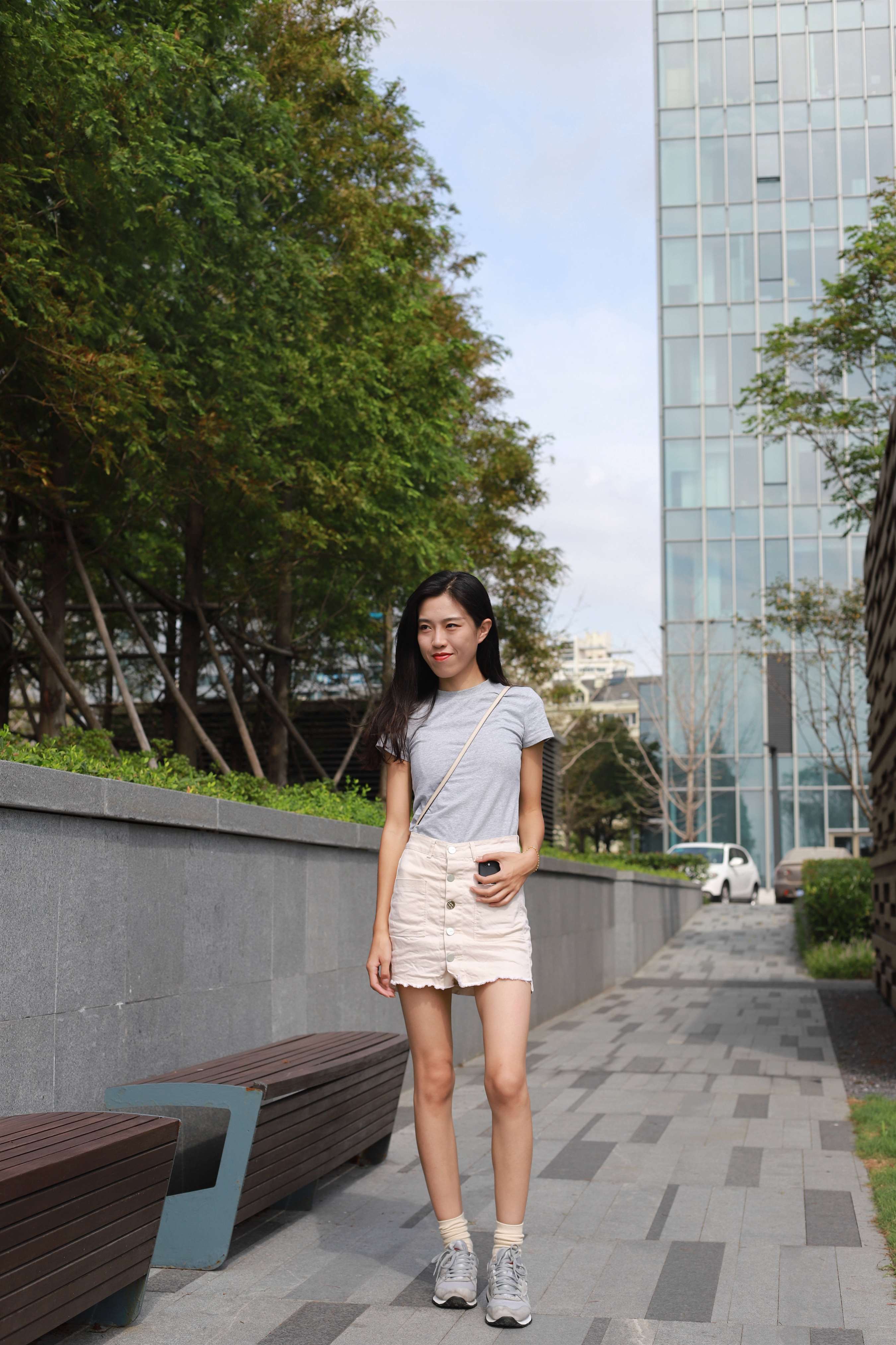 《热裤の运动鞋棉袜脚》作品图