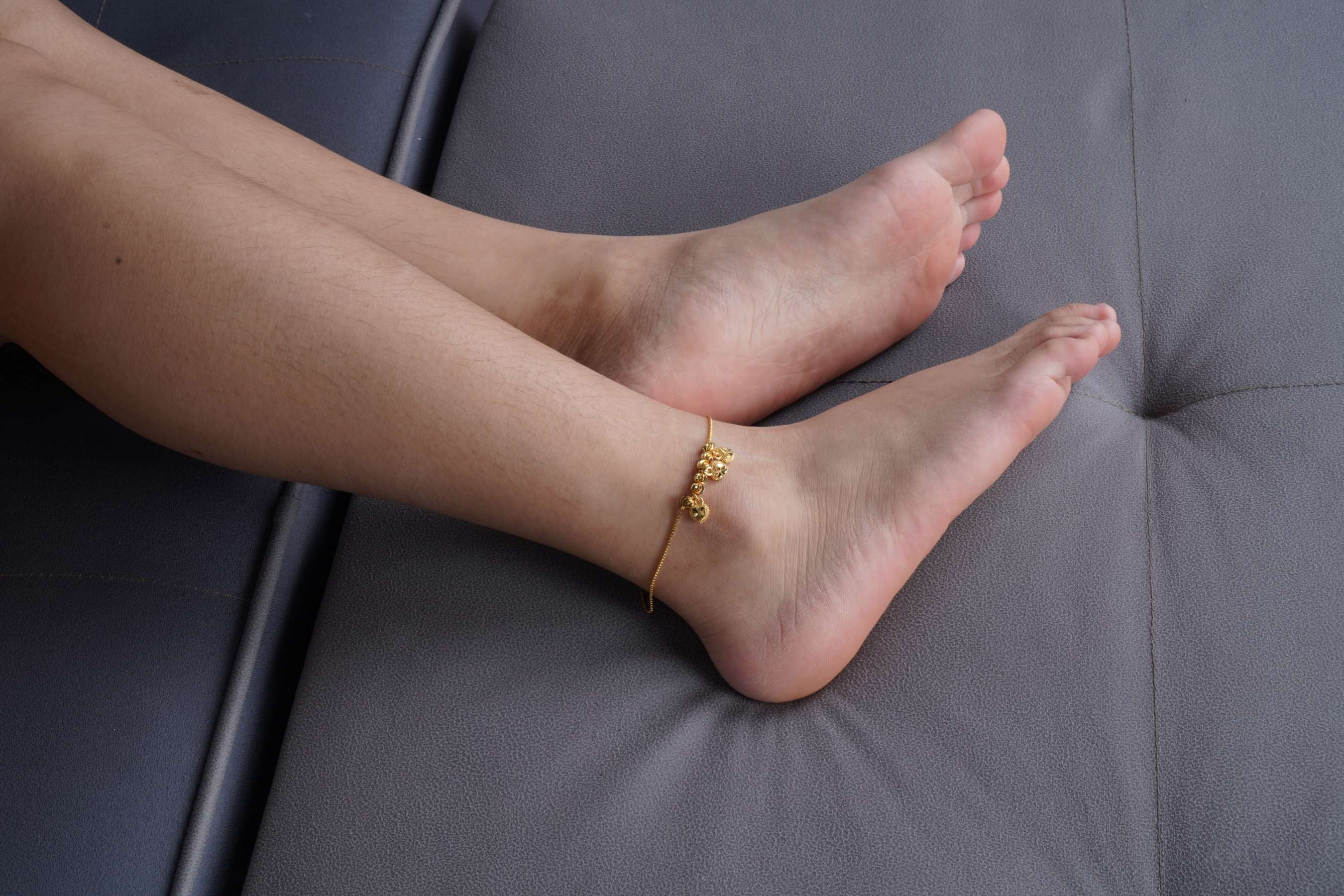 《淑尧展示嫩足》作品图