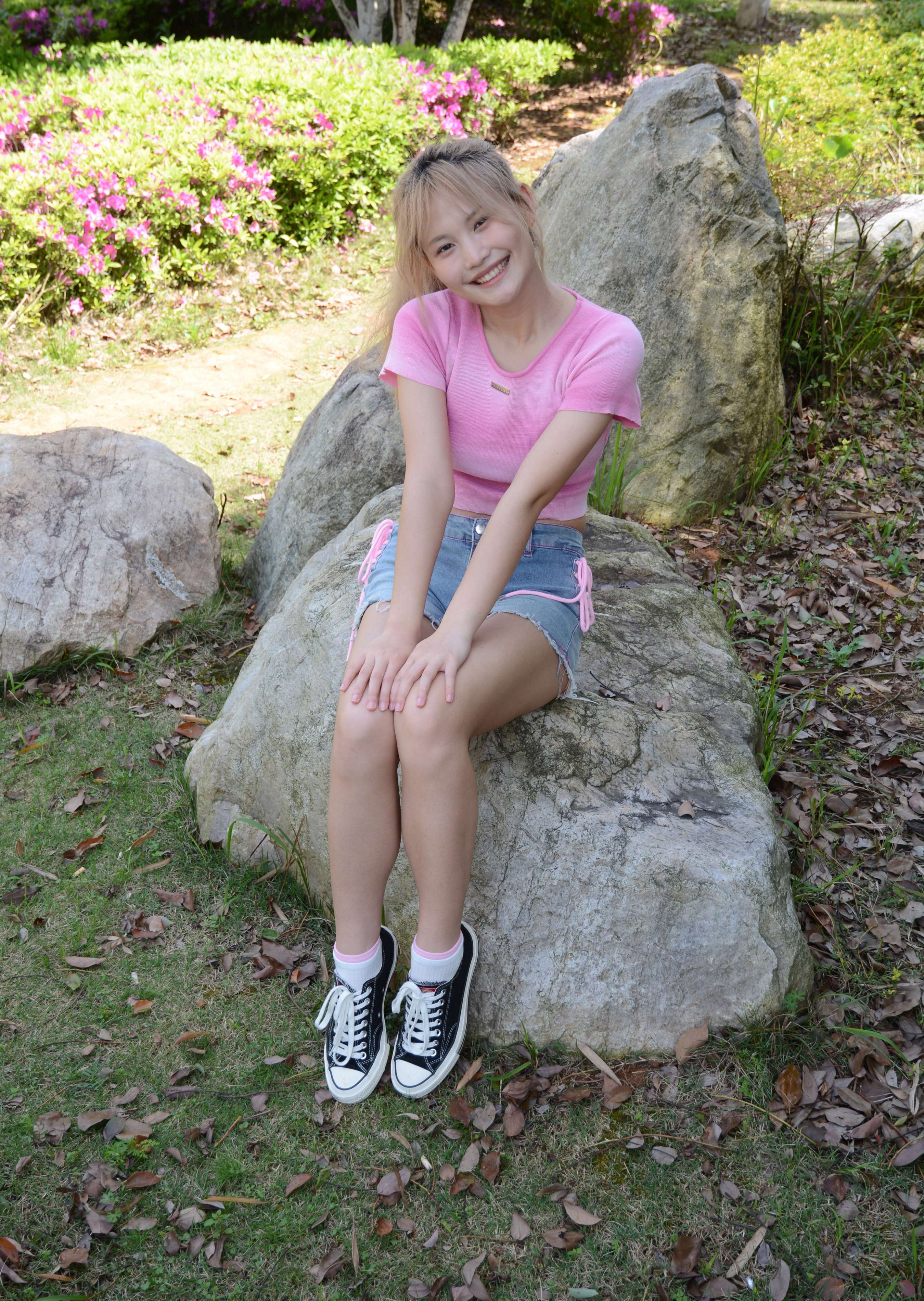 《幺幺帆布鞋の白棉袜》作品图