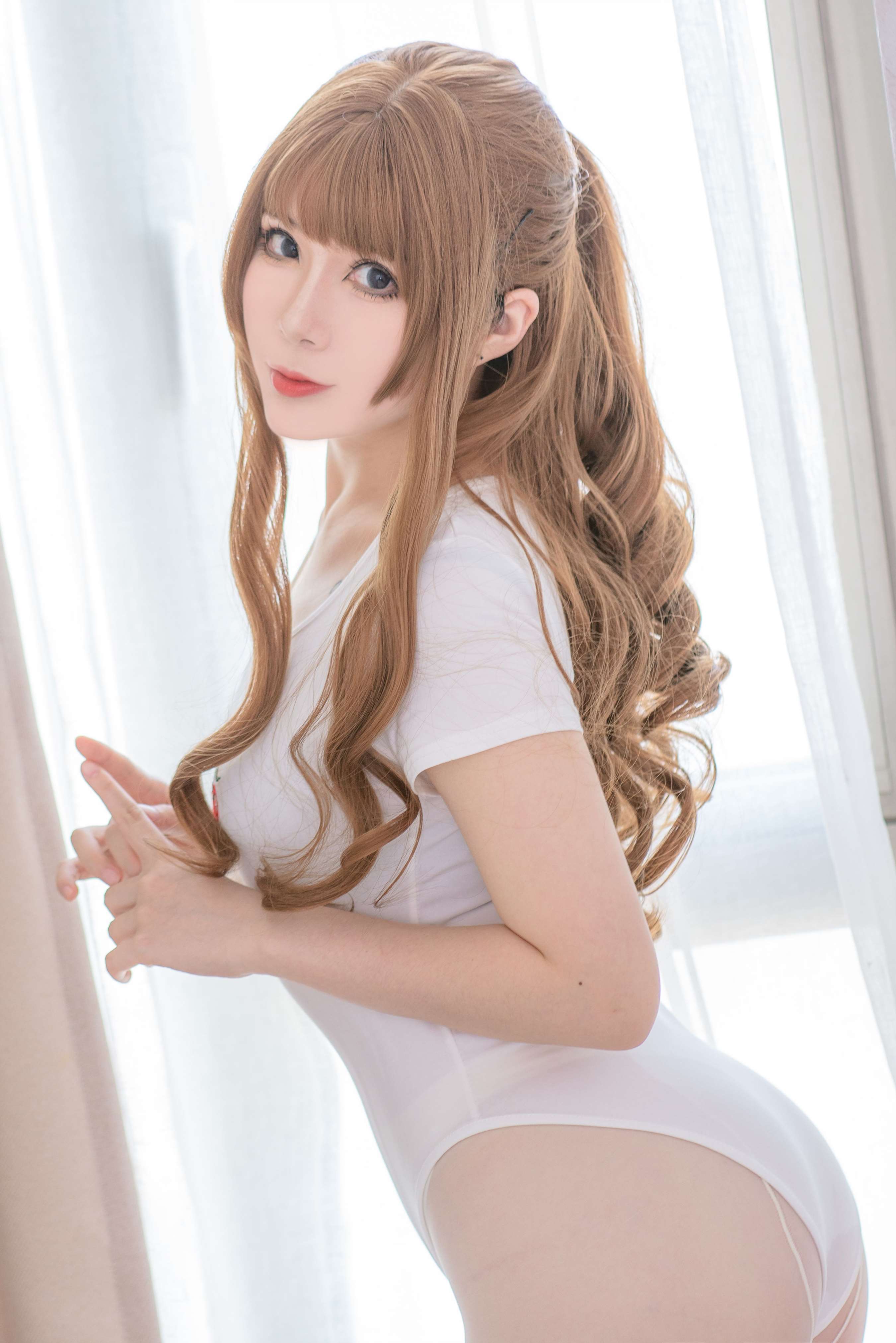 《白色樱桃体操服》作品图