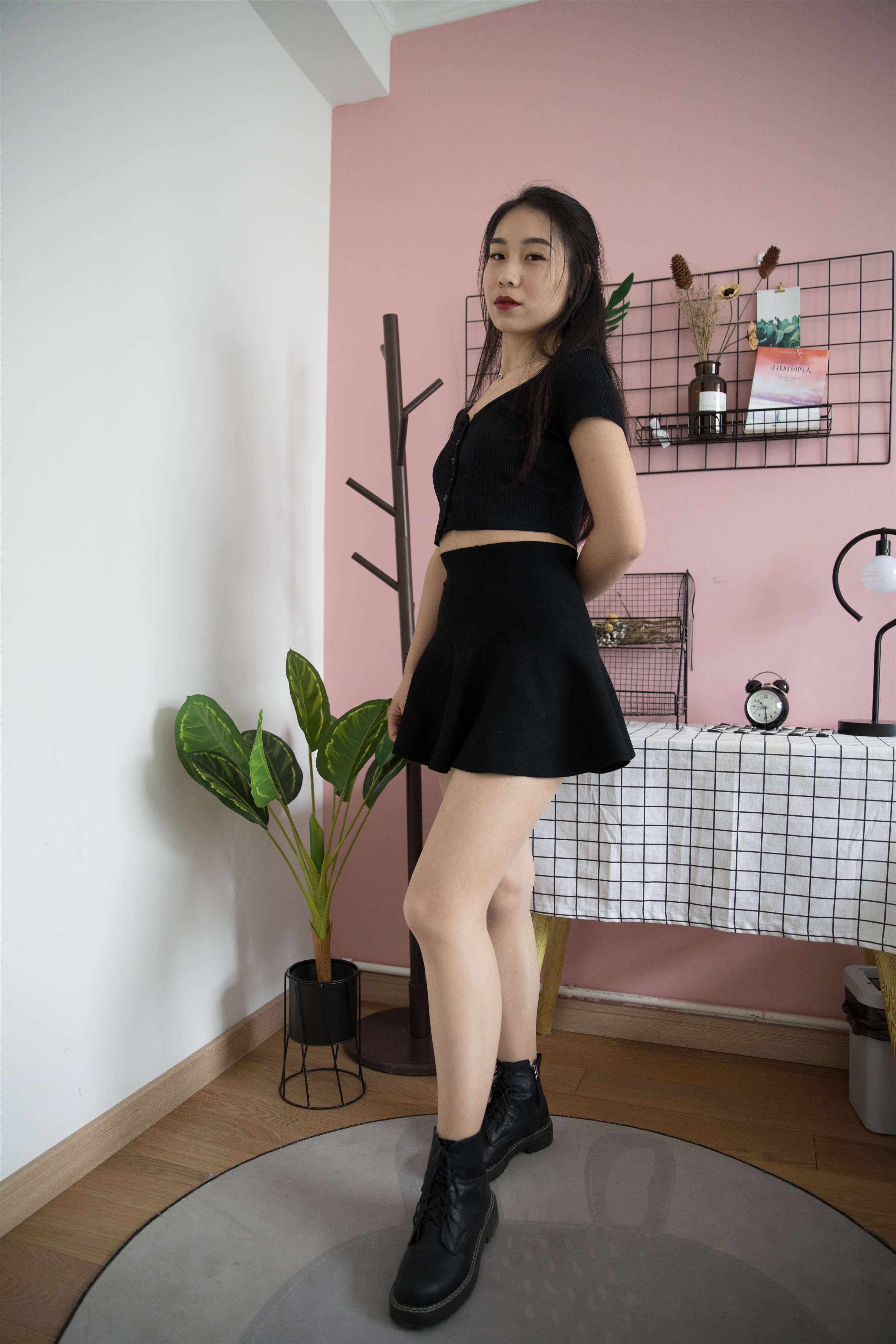 《连衣裙の短靴丝足【套图+视频1个】》作品图