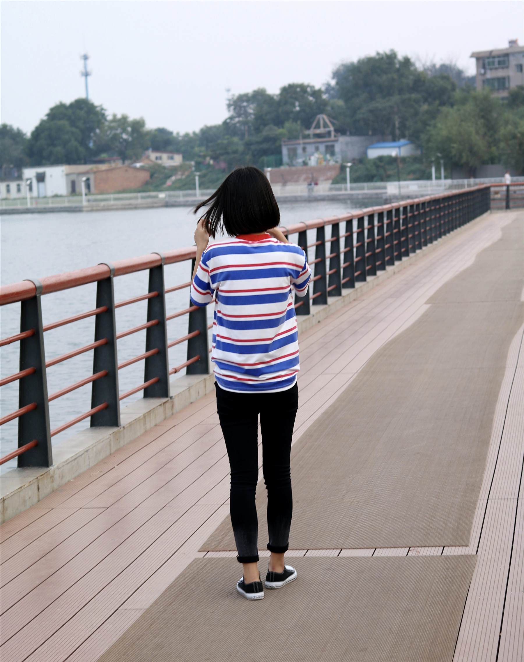 《帆布鞋の船袜脚丫+视频1个》作品图