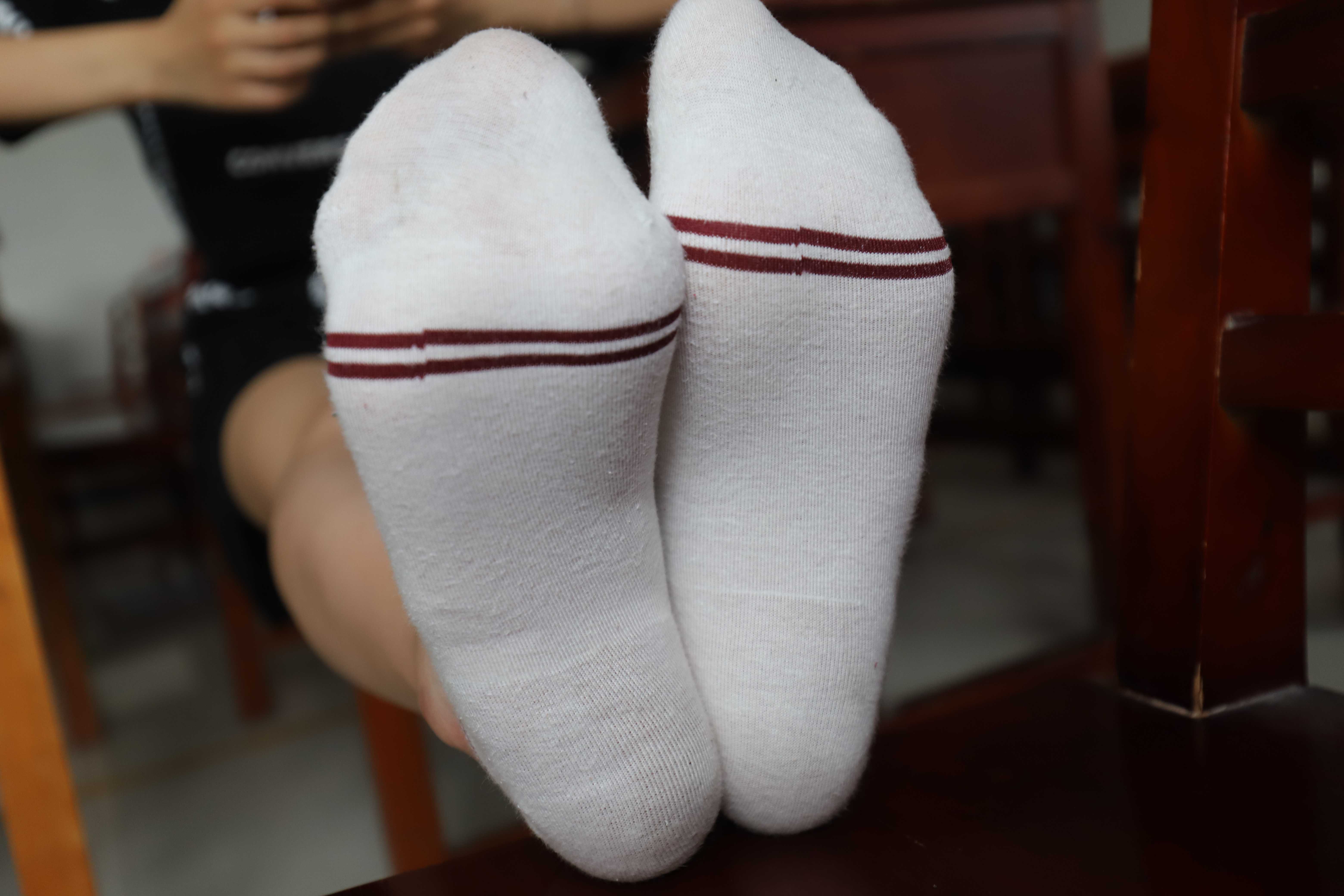 《学妹教室棉袜脚》作品图