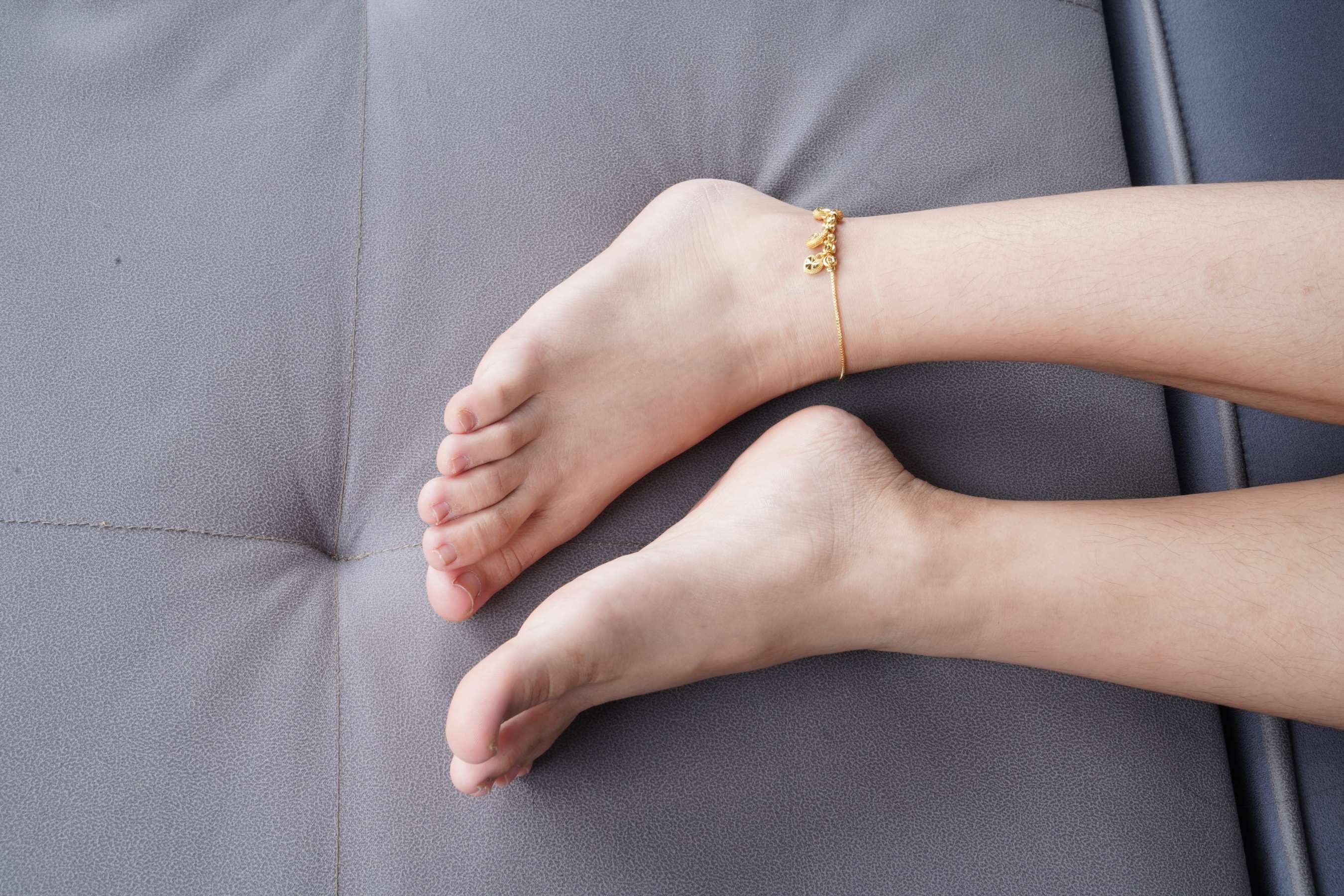 《淑尧展示嫩足》作品图