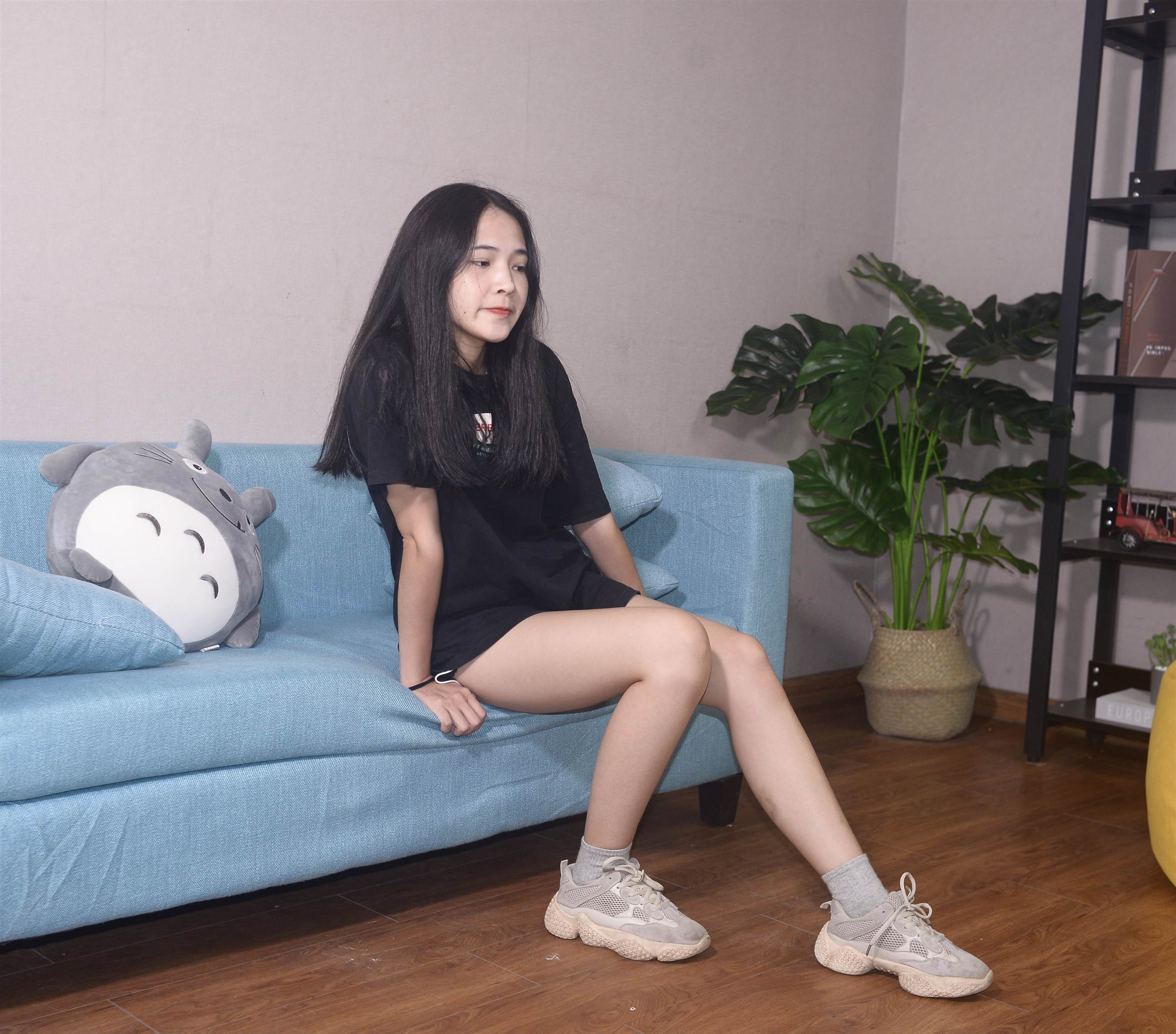 《运动鞋の棉袜脚丫》作品图