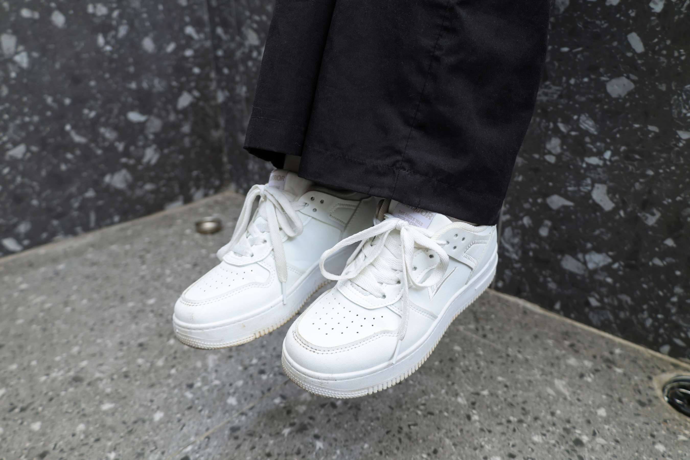 《温池边展嫩足》作品图