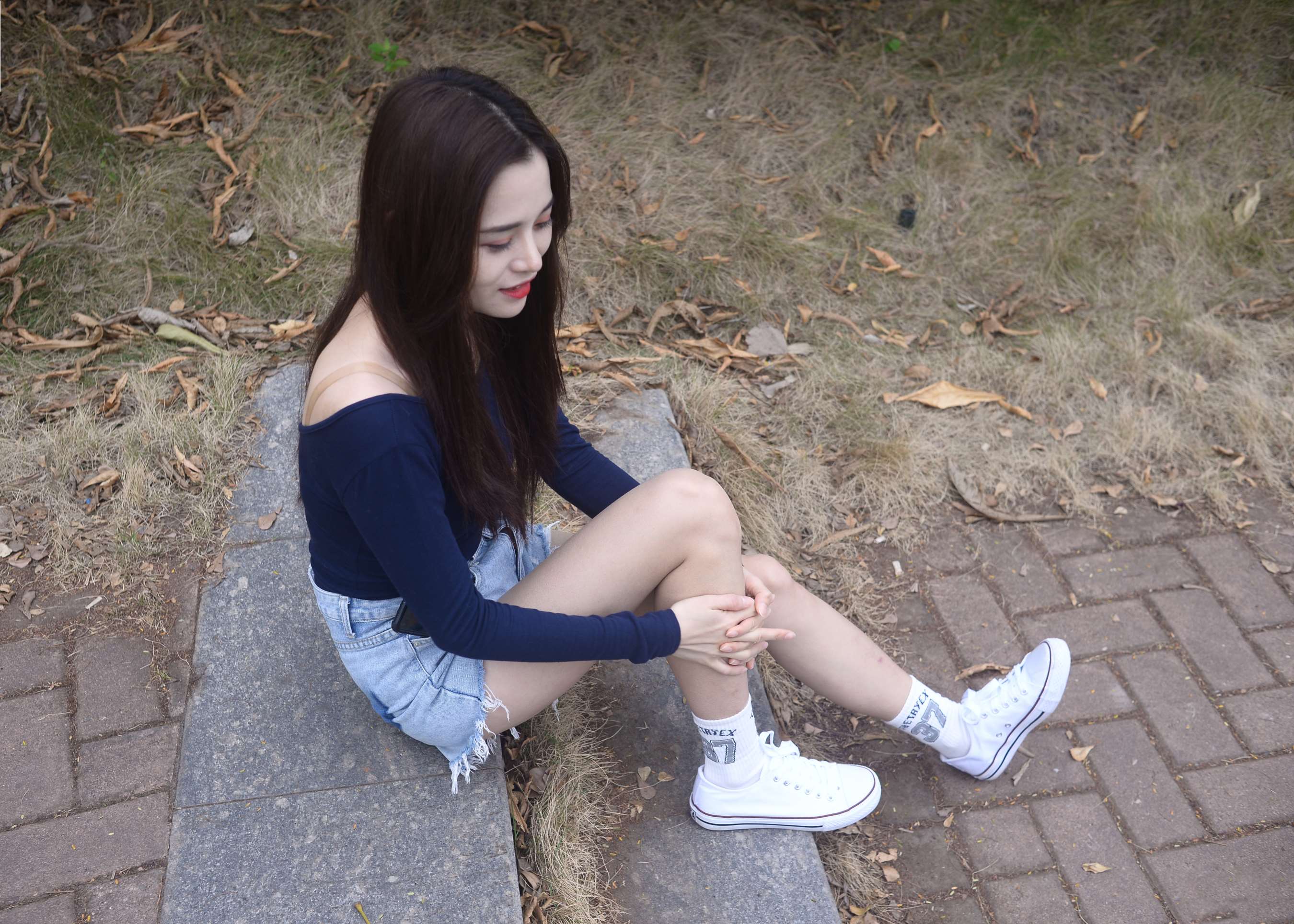 《文文 人潮里不知所措》作品图