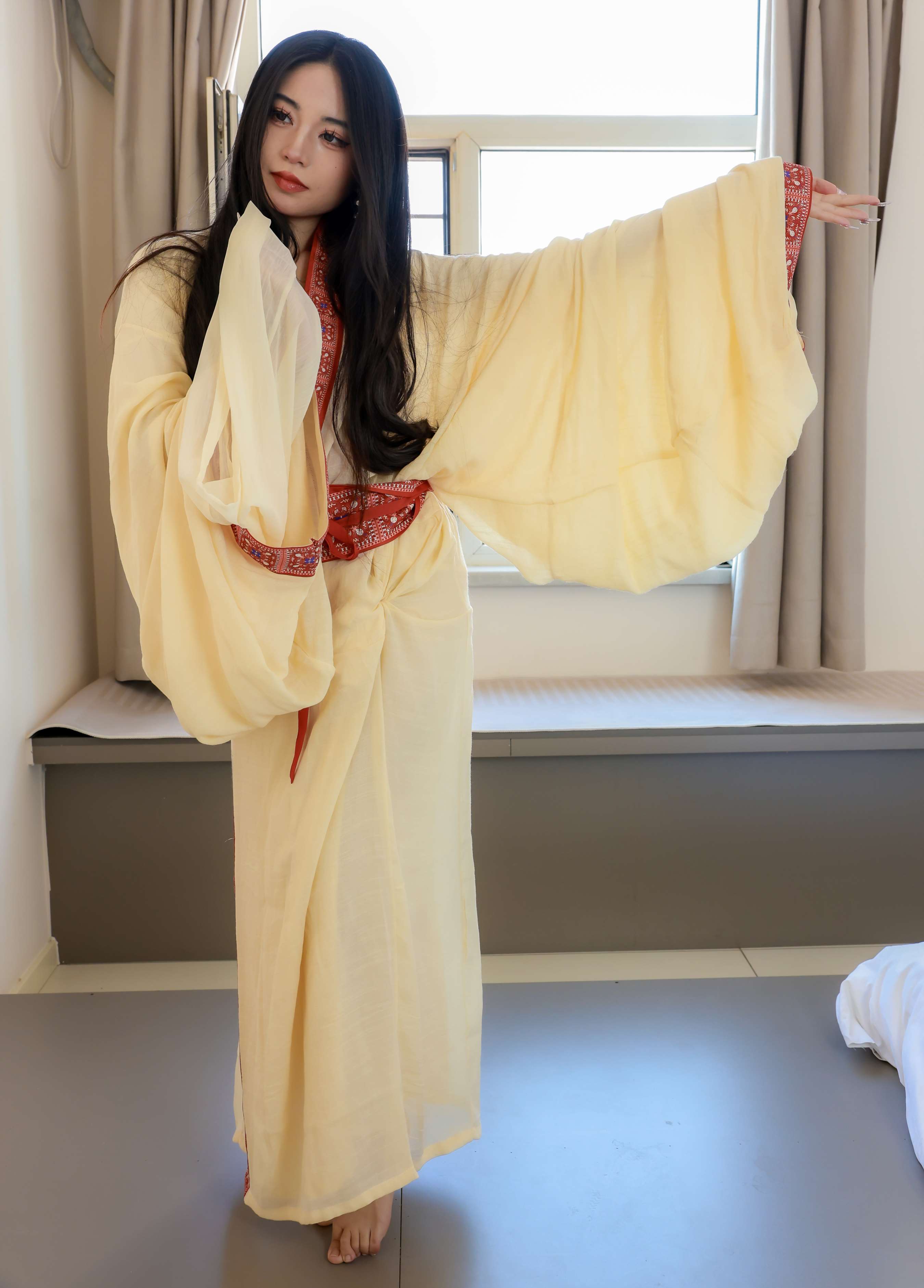 《雨薇汉服の肉丝、赤足》作品图