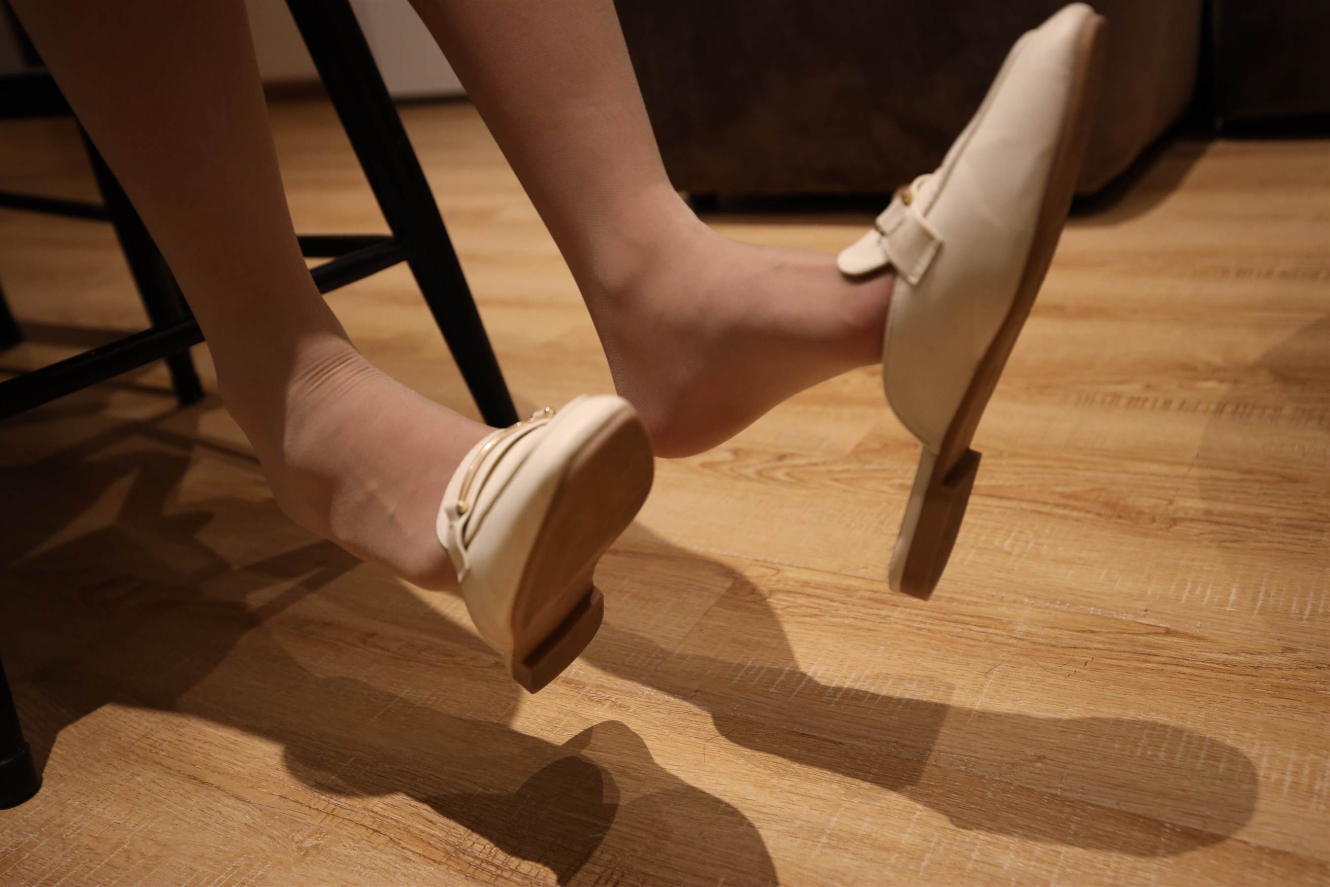 《旅馆越拍开洞肉丝脚丫》作品图