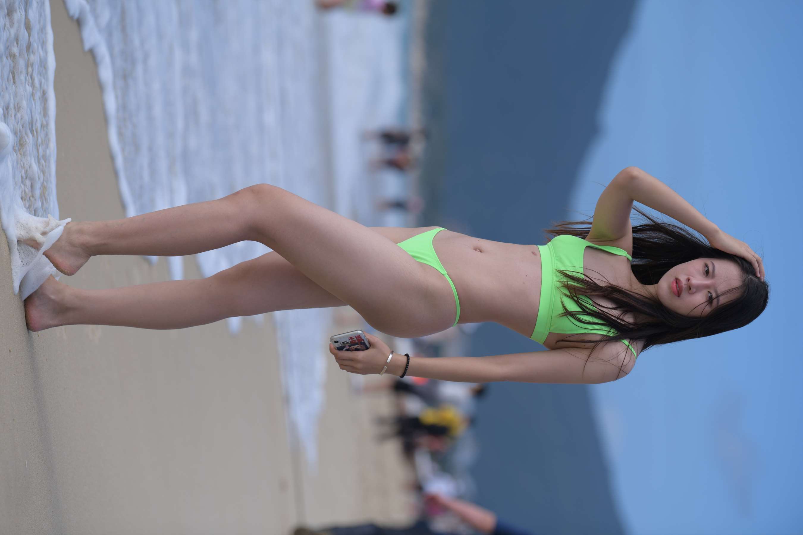 《绿色比基尼美女 第二部》作品图