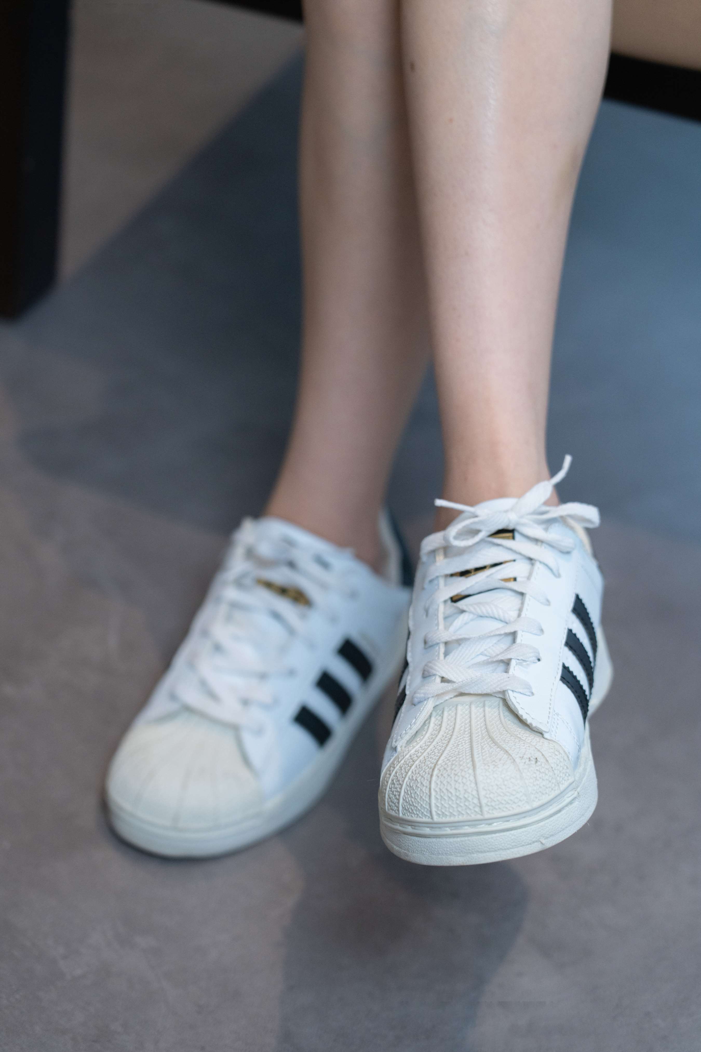 《齐齐 板鞋の裸足》作品图