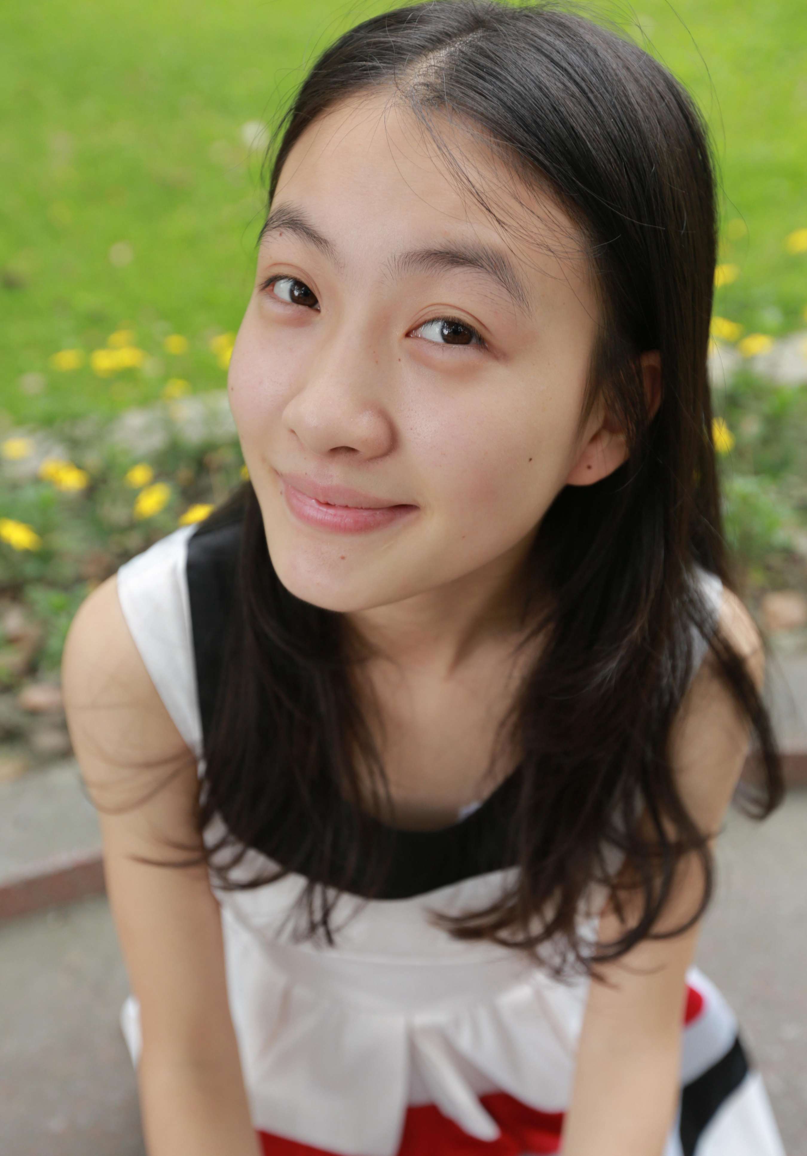 《公园凉拖脚丫》作品图