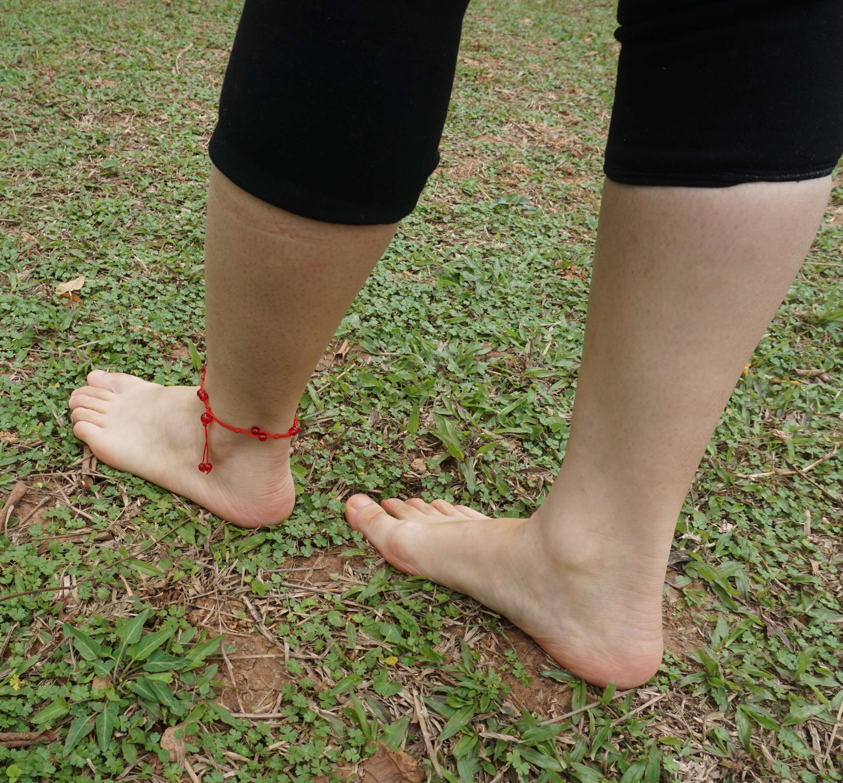 《文静师妹的惠惠，雪白的脚底》作品图