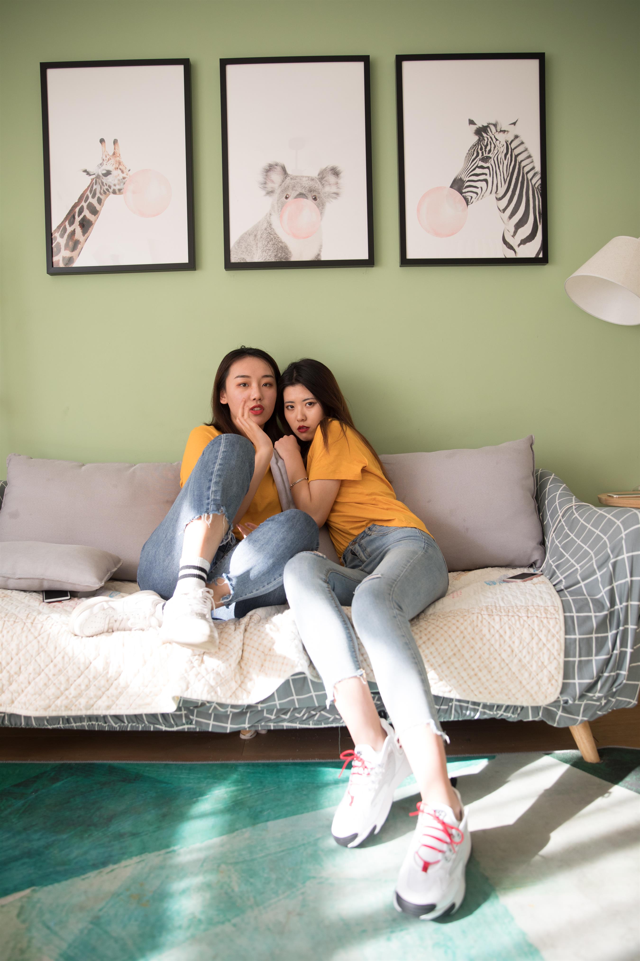 《姐妹装互脚+视频1个》作品图