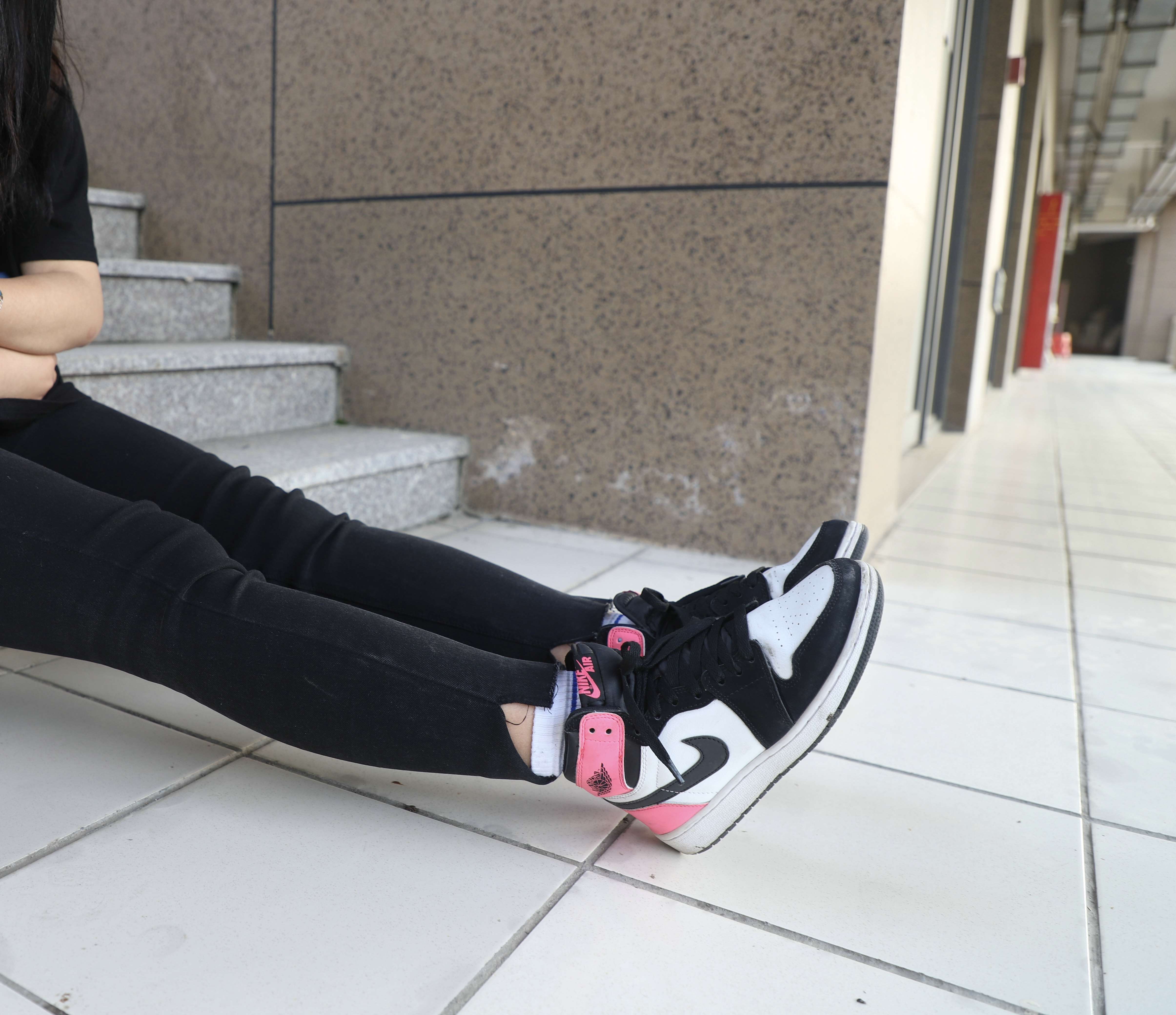 《休闲裤の球鞋白棉袜脚》作品图