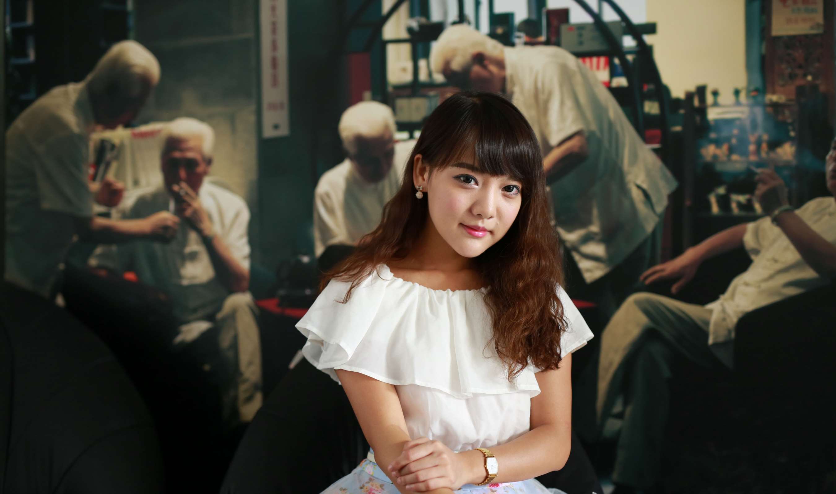 《少女纱裙の光脚丫》作品图