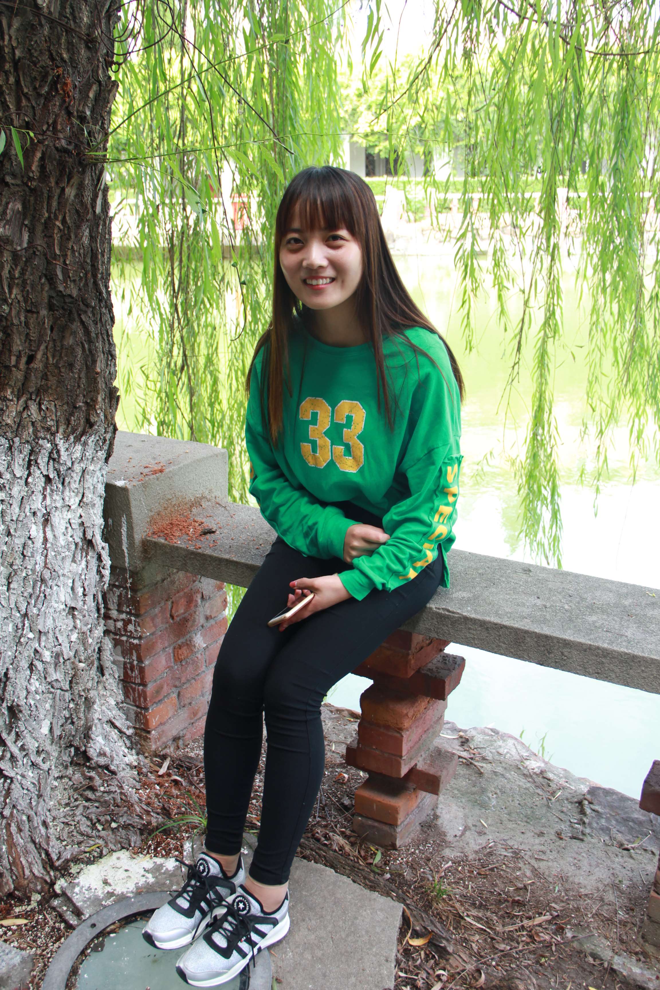 《艺术系の梅梅师妹的短肉丝》作品图