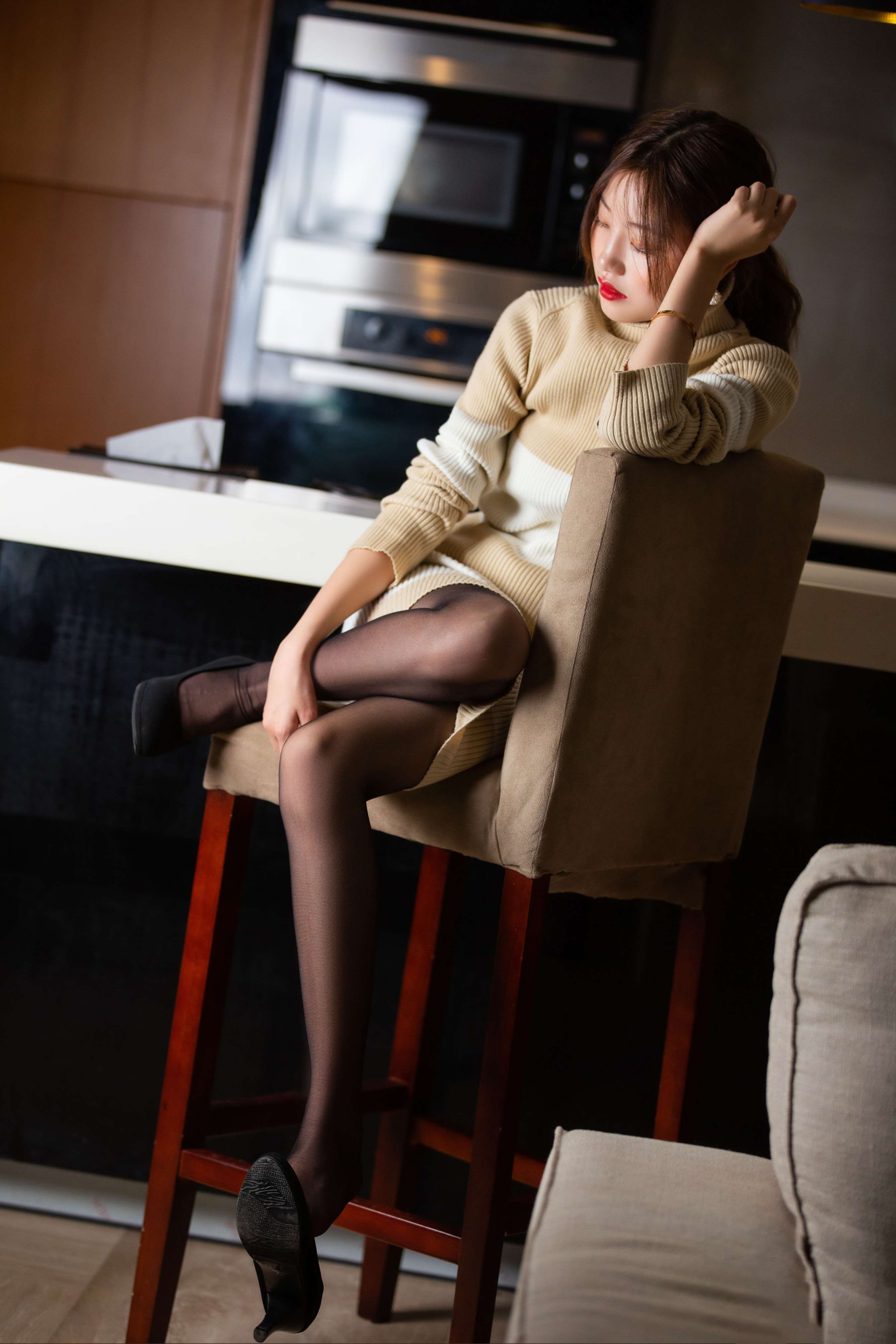 《雅丽黑丝足》作品图