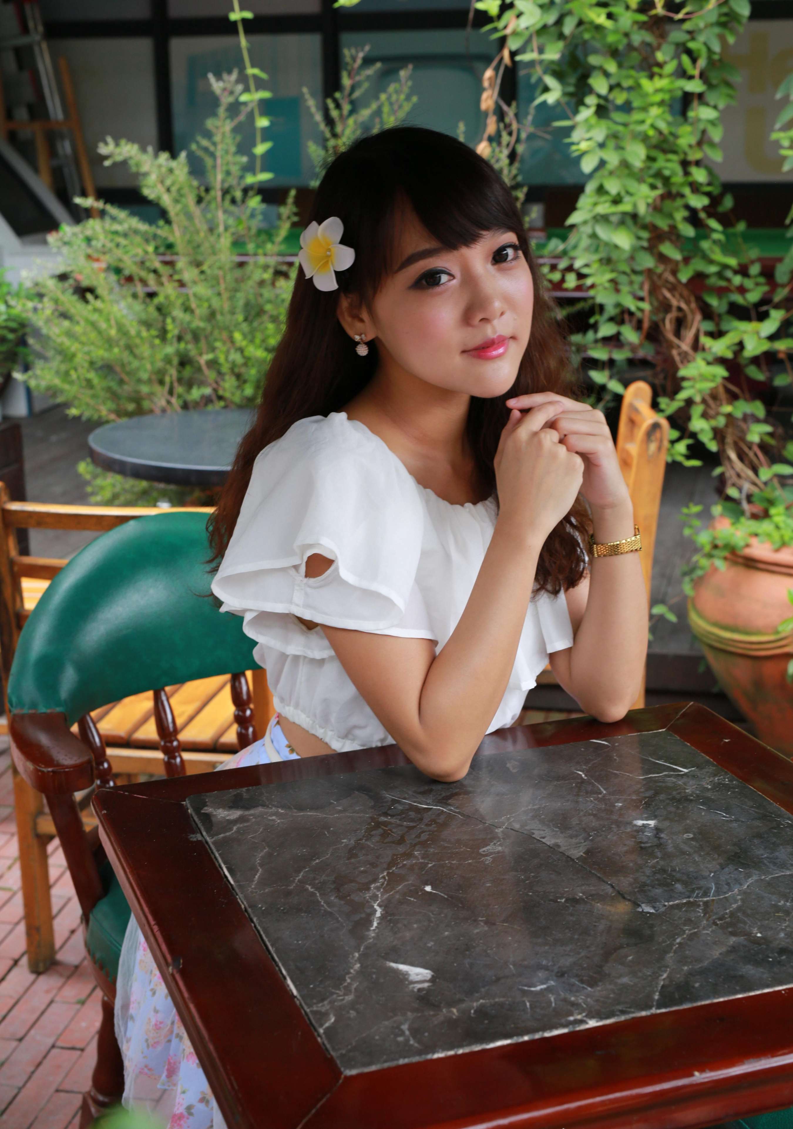 《少女纱裙の光脚丫》作品图