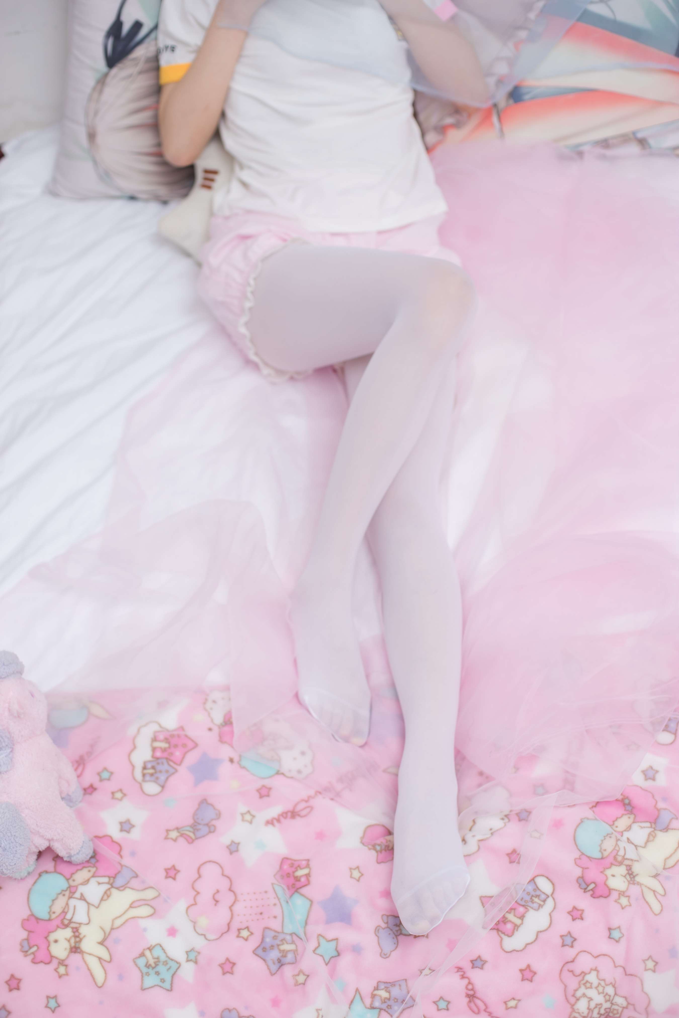 《粉色小姐姐白丝足》作品图