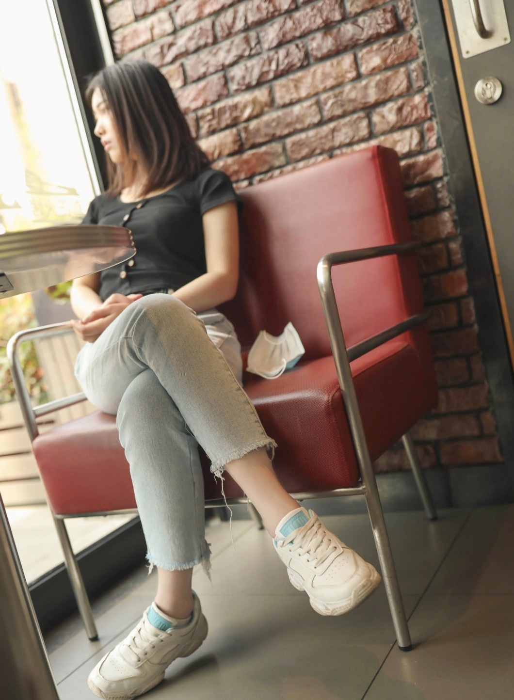 《泡泡的运动鞋の棉袜脚丫》作品图