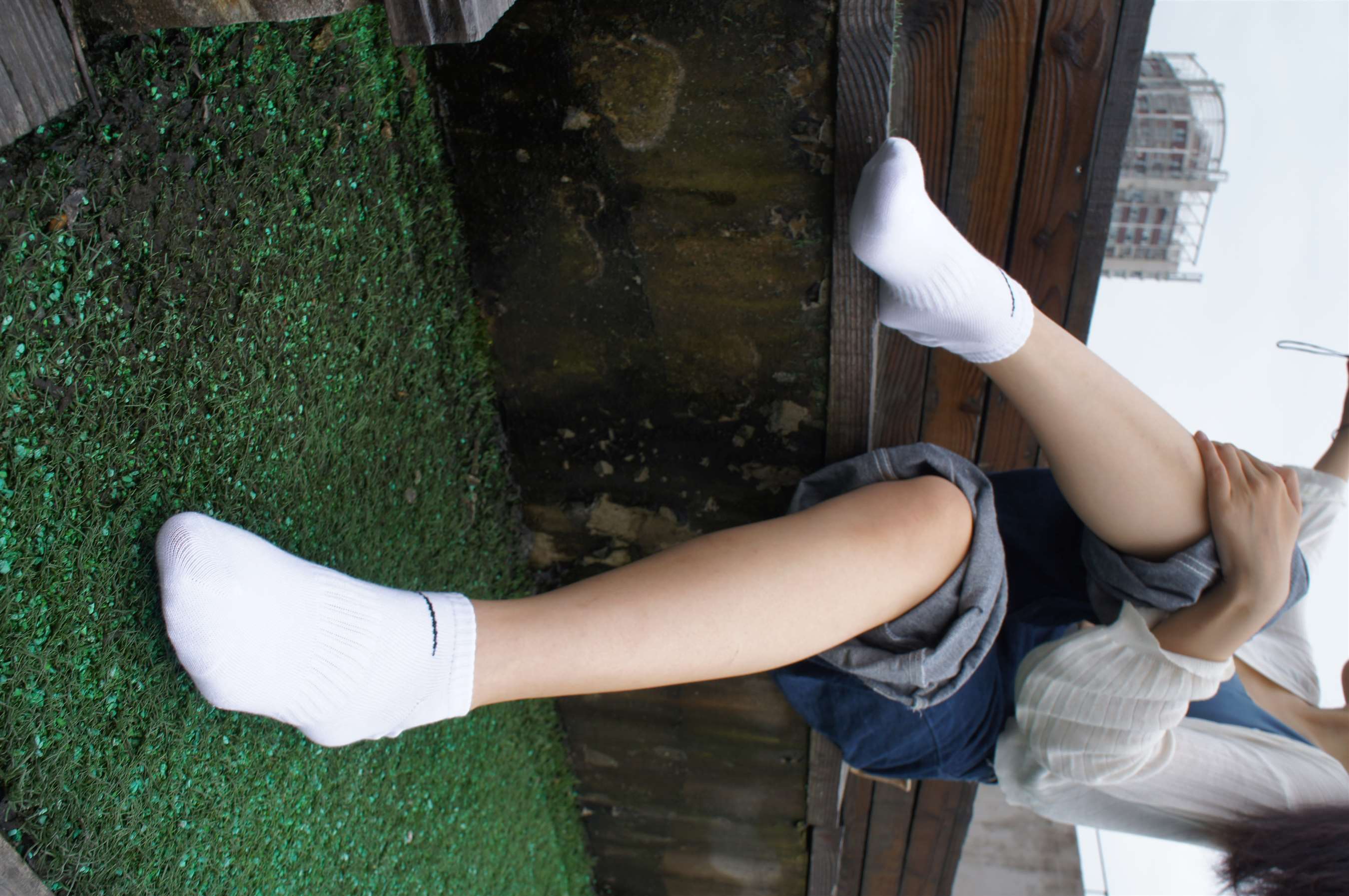 《天台牛仔の白棉袜脚》作品图