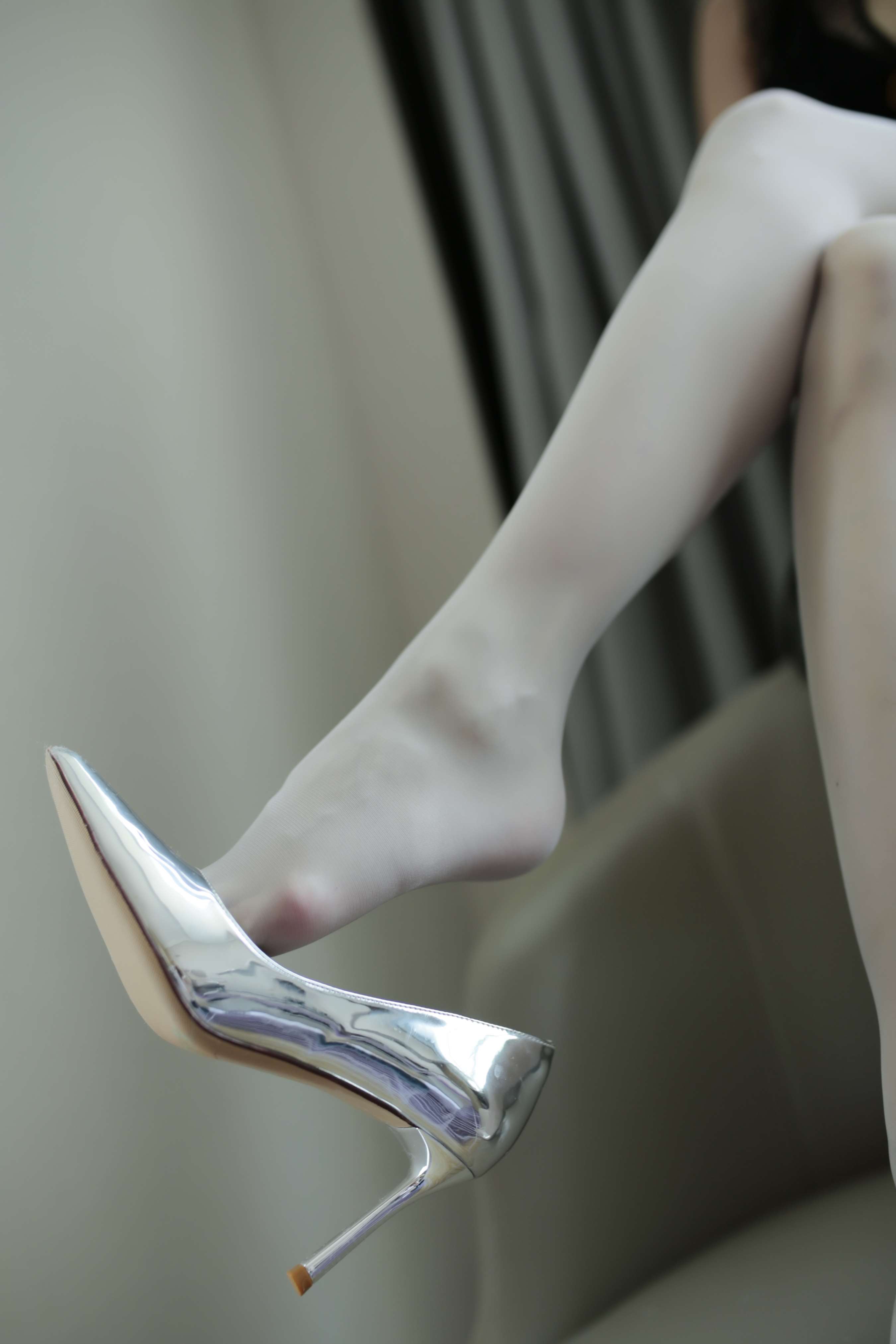 《小女巫露娜-黑金执事》作品图