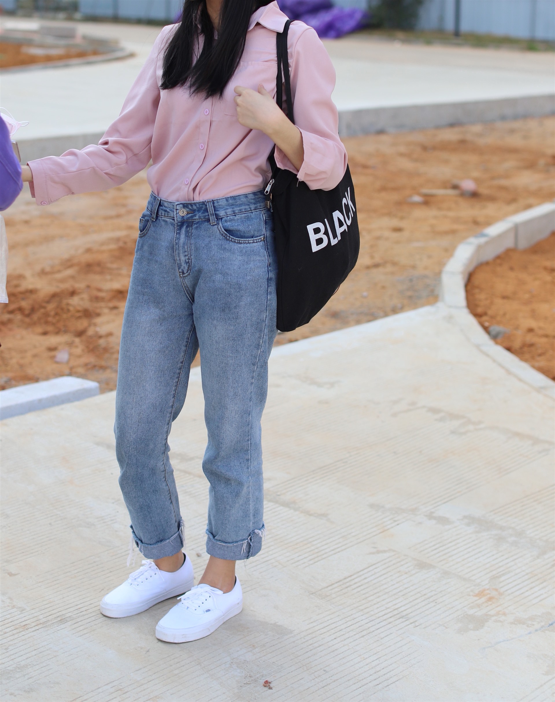 《校园姐妹花船袜脚丫》作品图