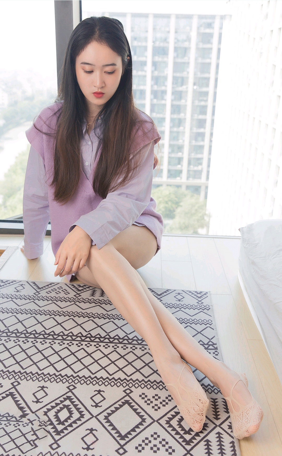 《网眼短袜小姐姐》作品图