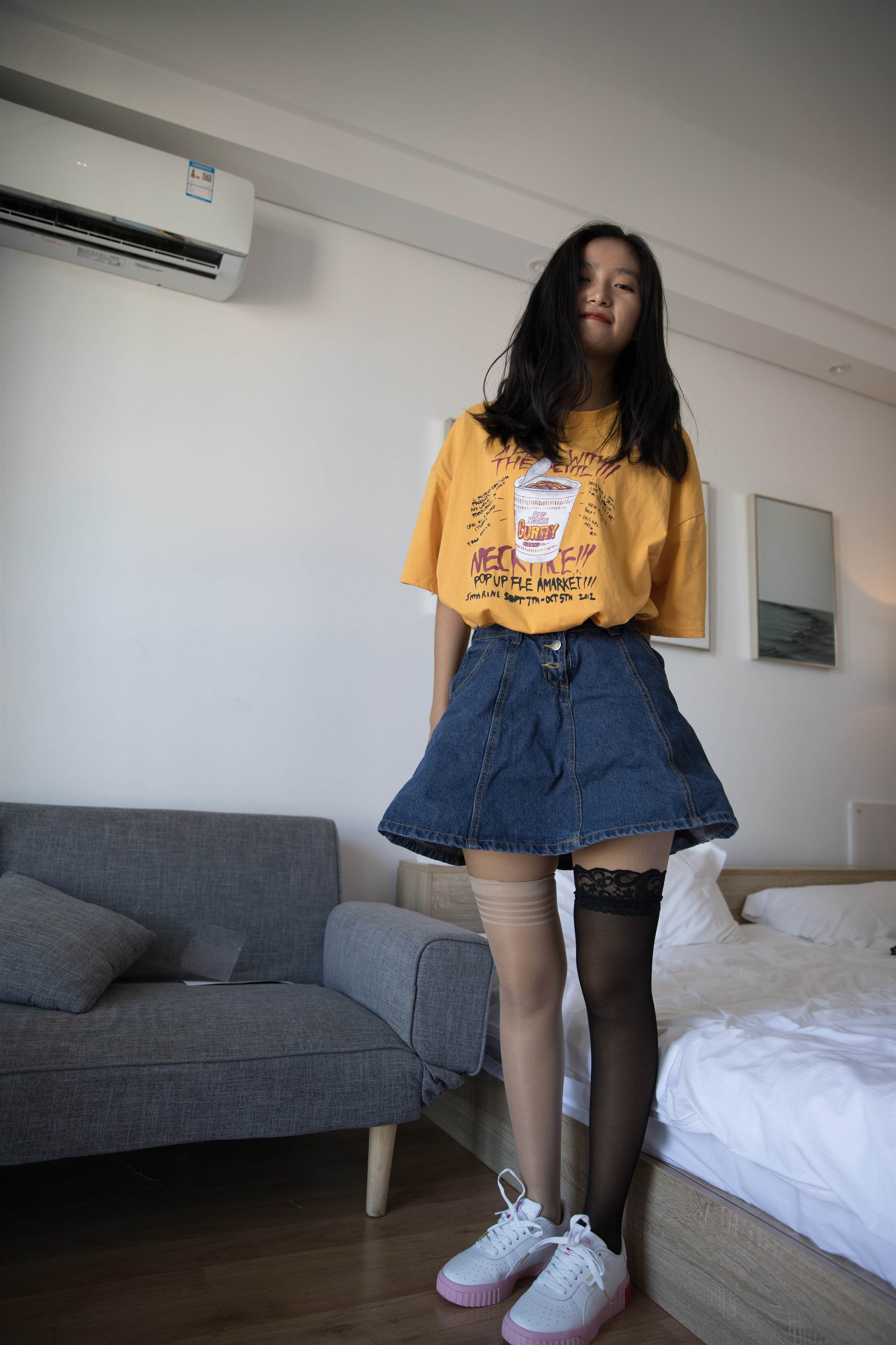 《学妹多套袜子脚丫【视频1个网盘下载】》作品图