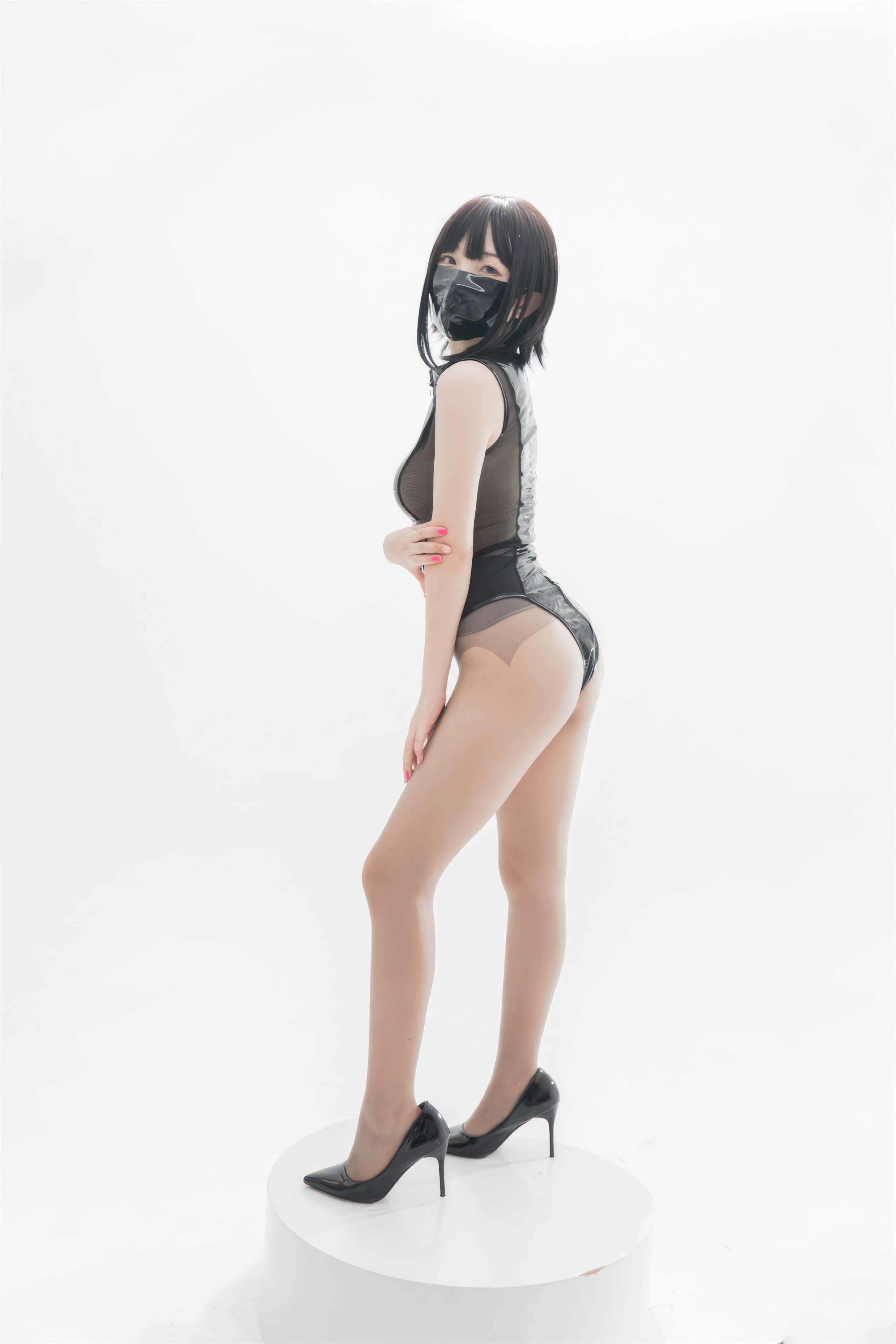 《花铃 灰丝皮衣》作品图