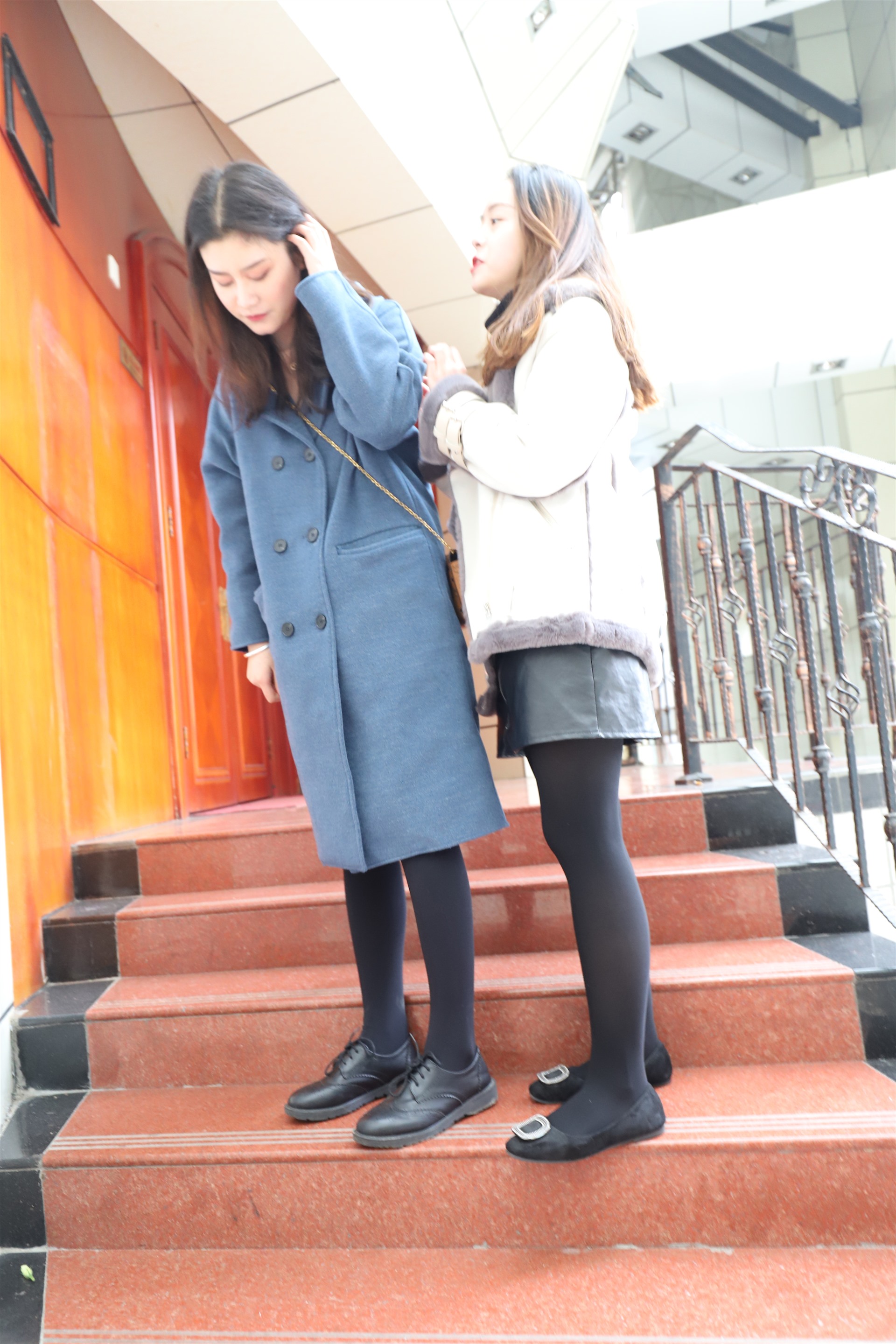 《双人丝袜の裸足脚丫》作品图