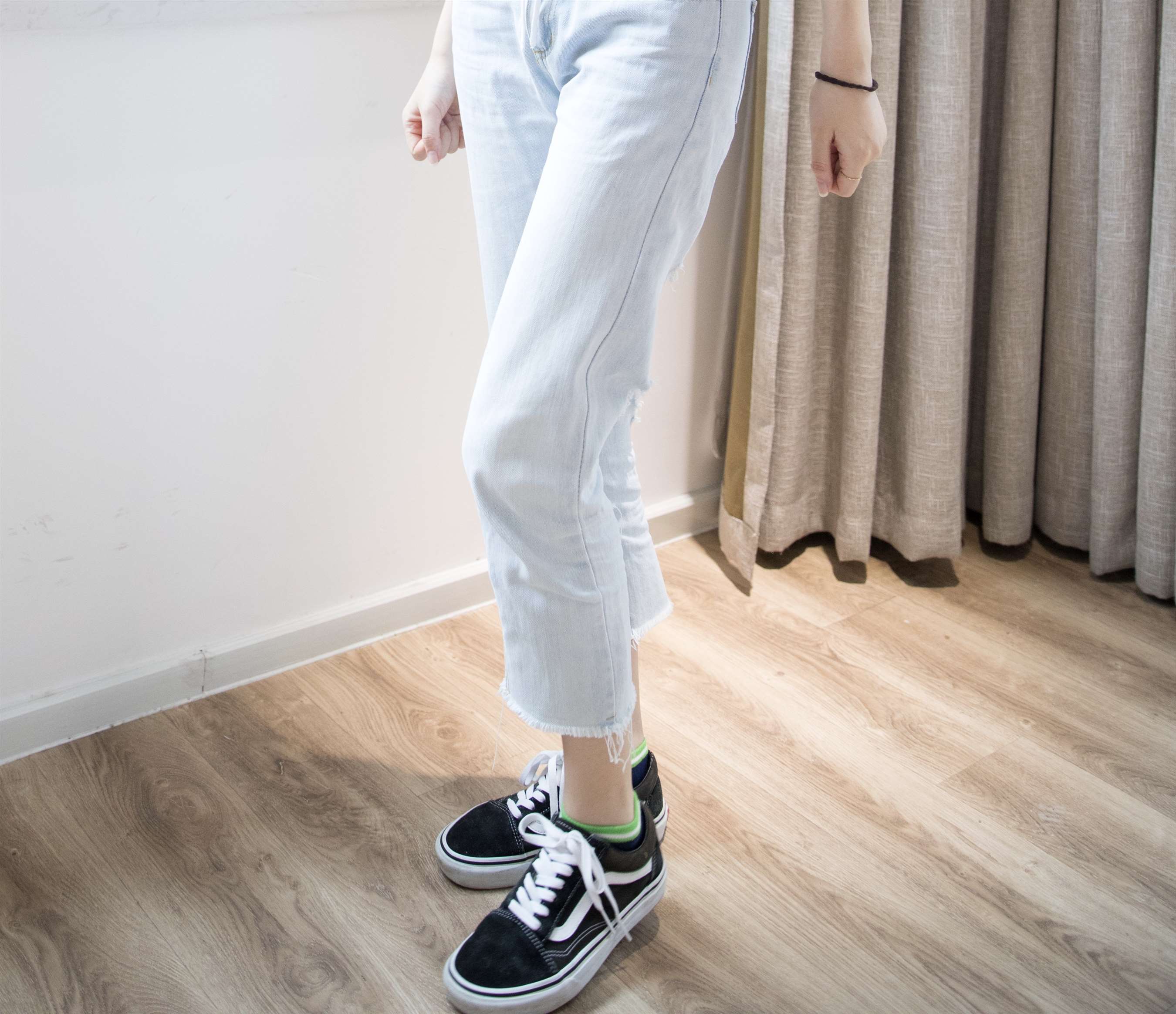 《少女布鞋の五指袜脚丫+视频1个》作品图